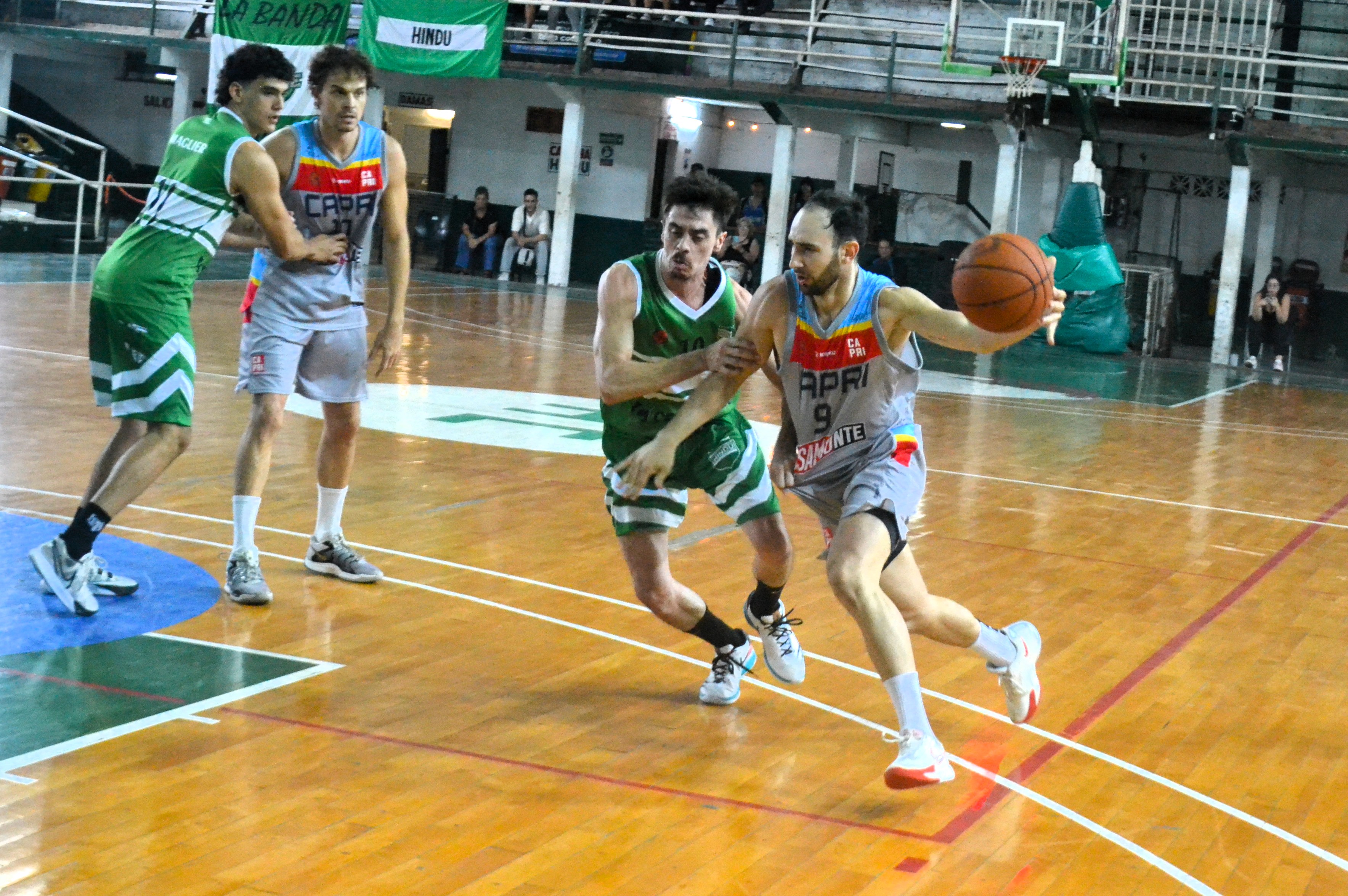 CAPRI lo supo cerrar y festejó en cancha de Hindú