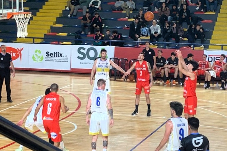 Huracán le ganó en Mendoza a Rioja Basket y se aseguró el primer lugar