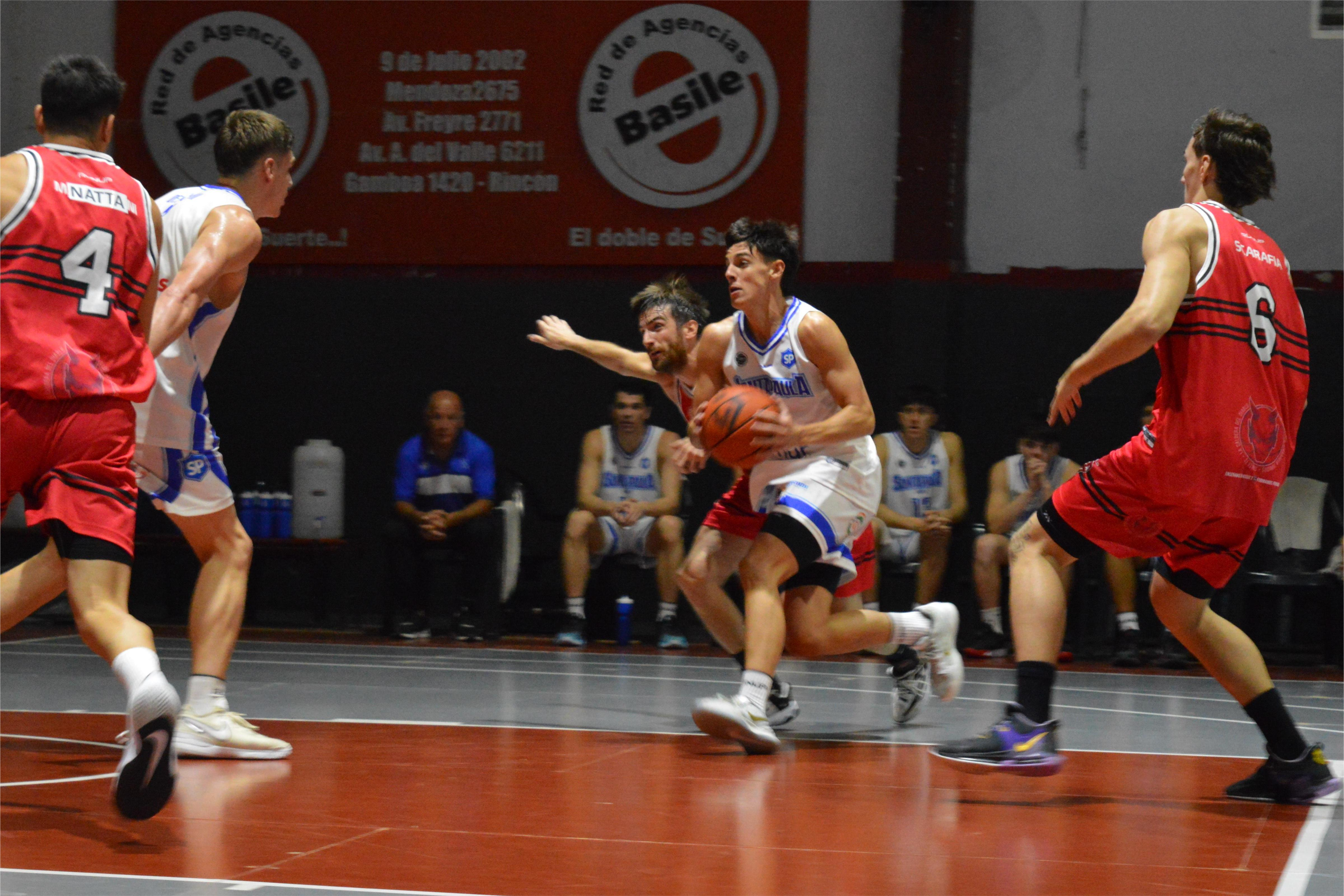Santa Paula defendió su liderazgo ante Rivadavia Juniors