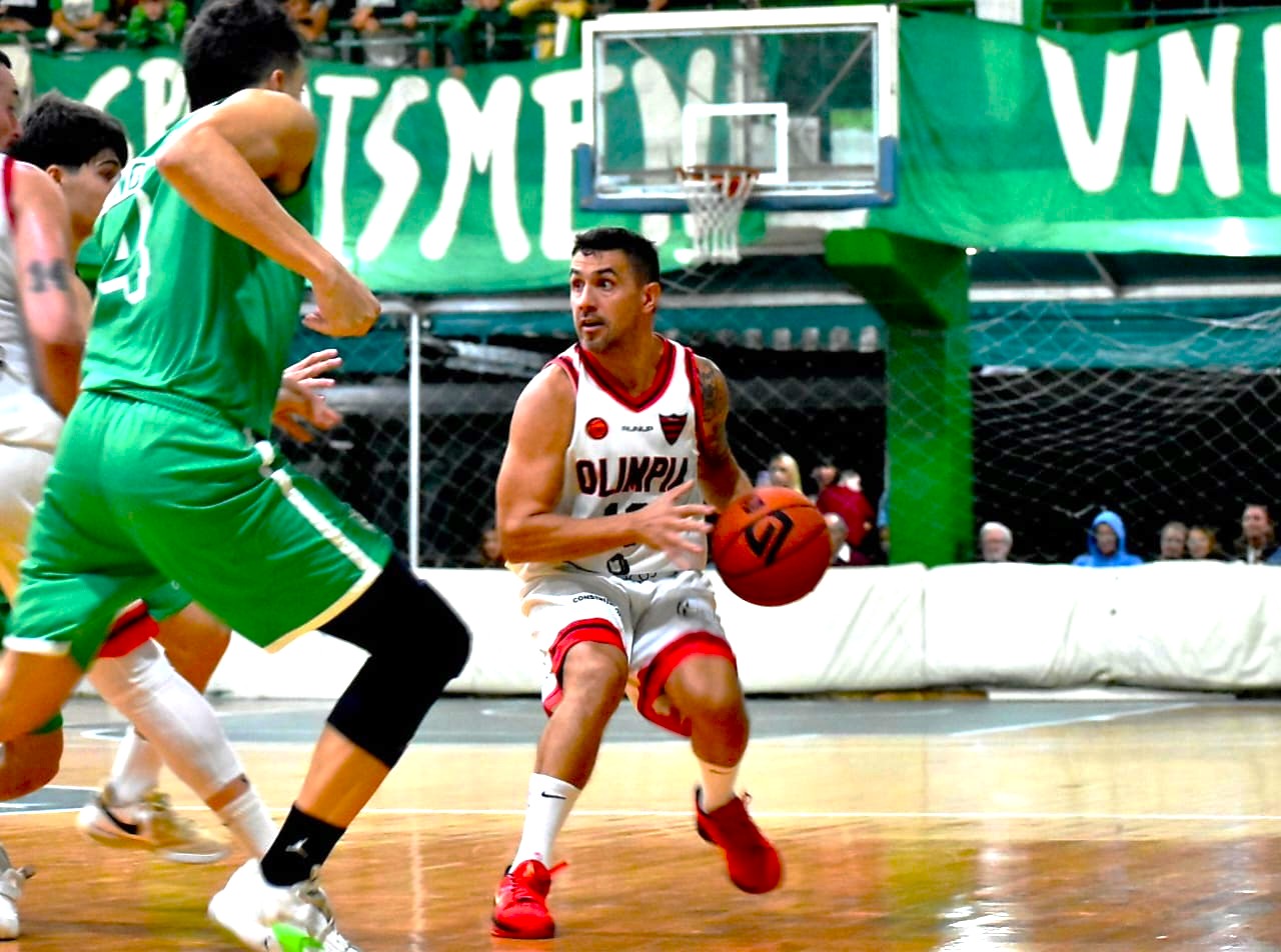 Olimpia BBC revirtió el marcador y venció a Sportsmen en su debut