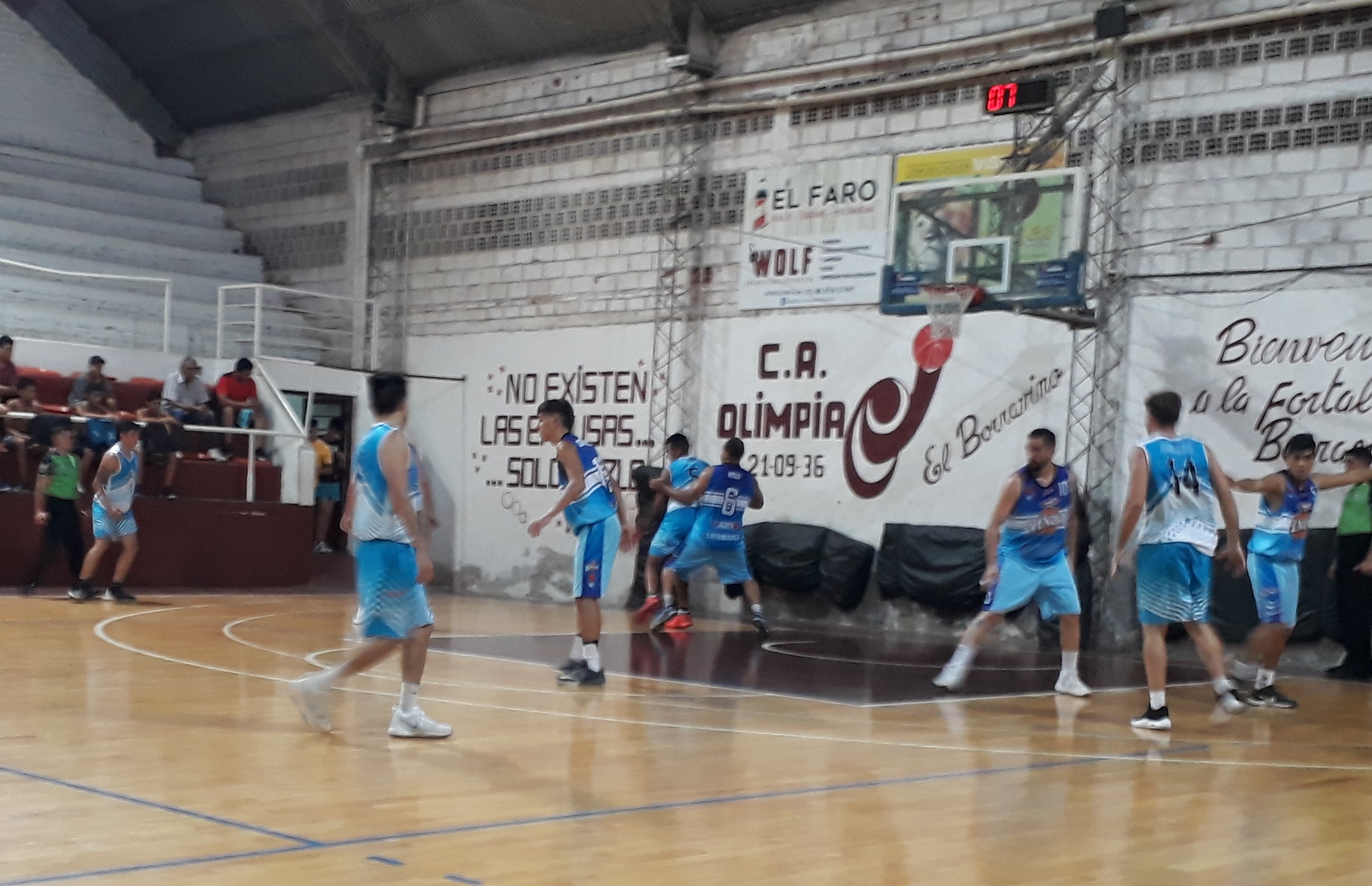 Hindú volvió con una sonrisa