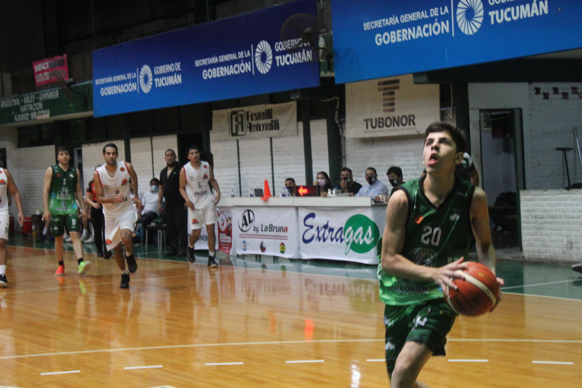 Mitre de Tucumán lo dio vuelta en el segundo tiempo y venció a Jujuy Basket