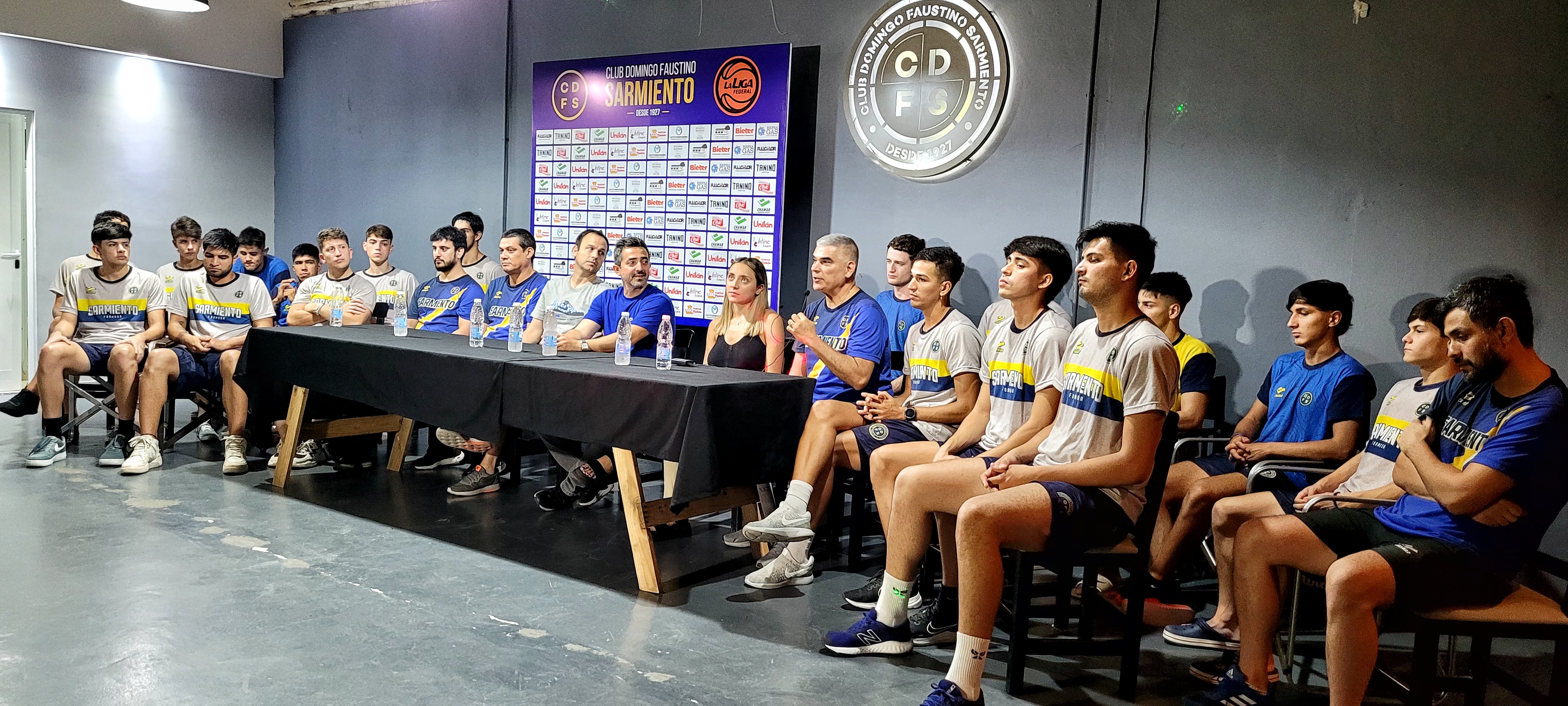 Sarmiento de Formosa presentó su plantel
