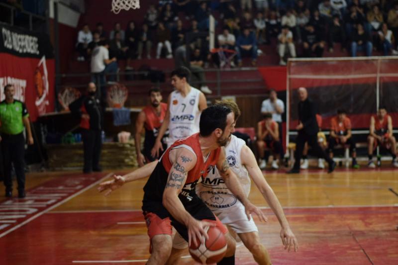 Racing sumó un valioso triunfo como visitante en Tandil