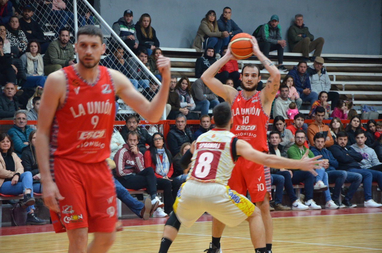 La Unión lo dio vuelta en el segundo tiempo y selló la serie ante Sarmiento