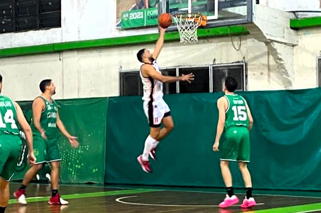 Derqui fue más en el cierre y se quedó con un partidazo en Claridad