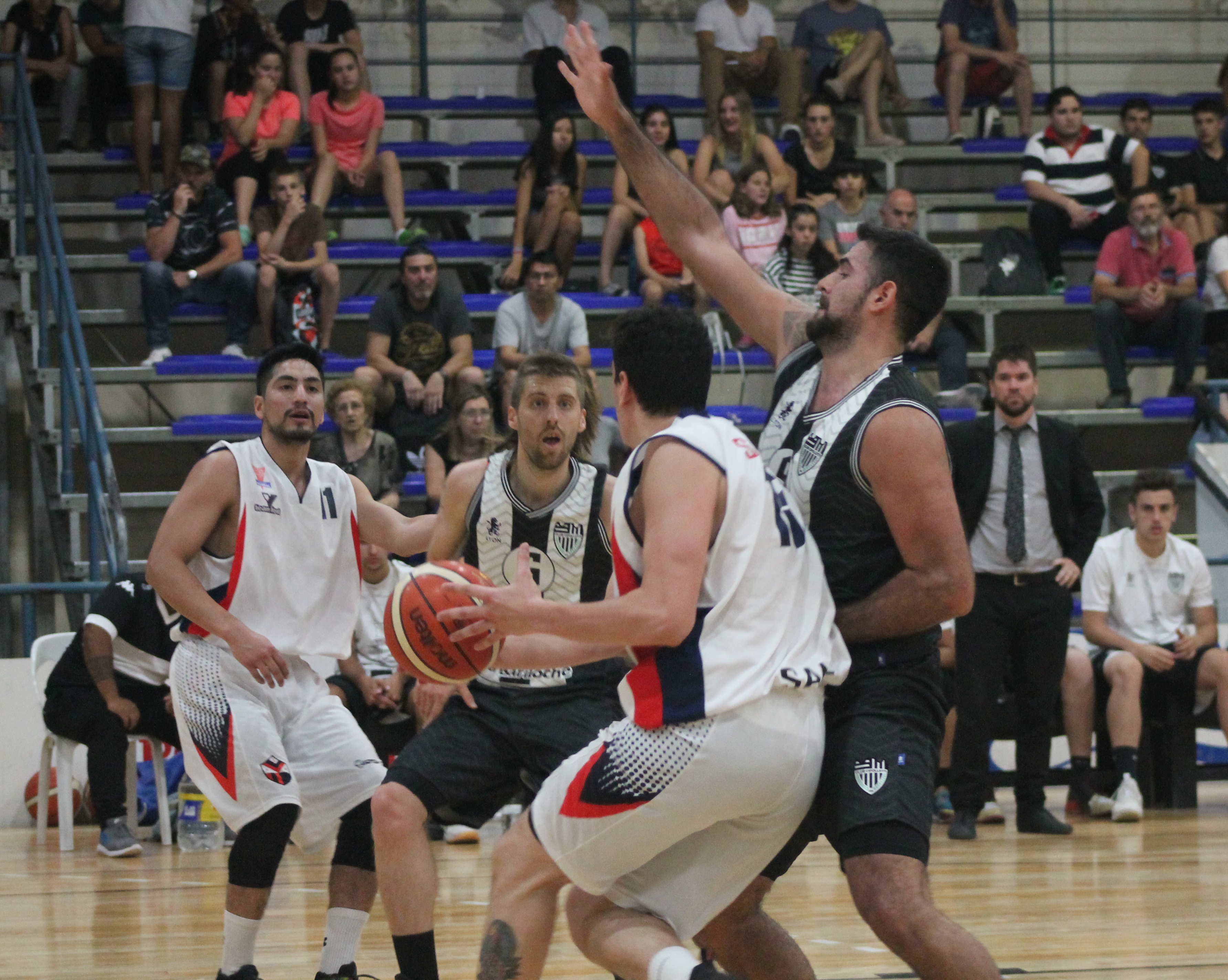 Unión trabaja para subir en la tabla