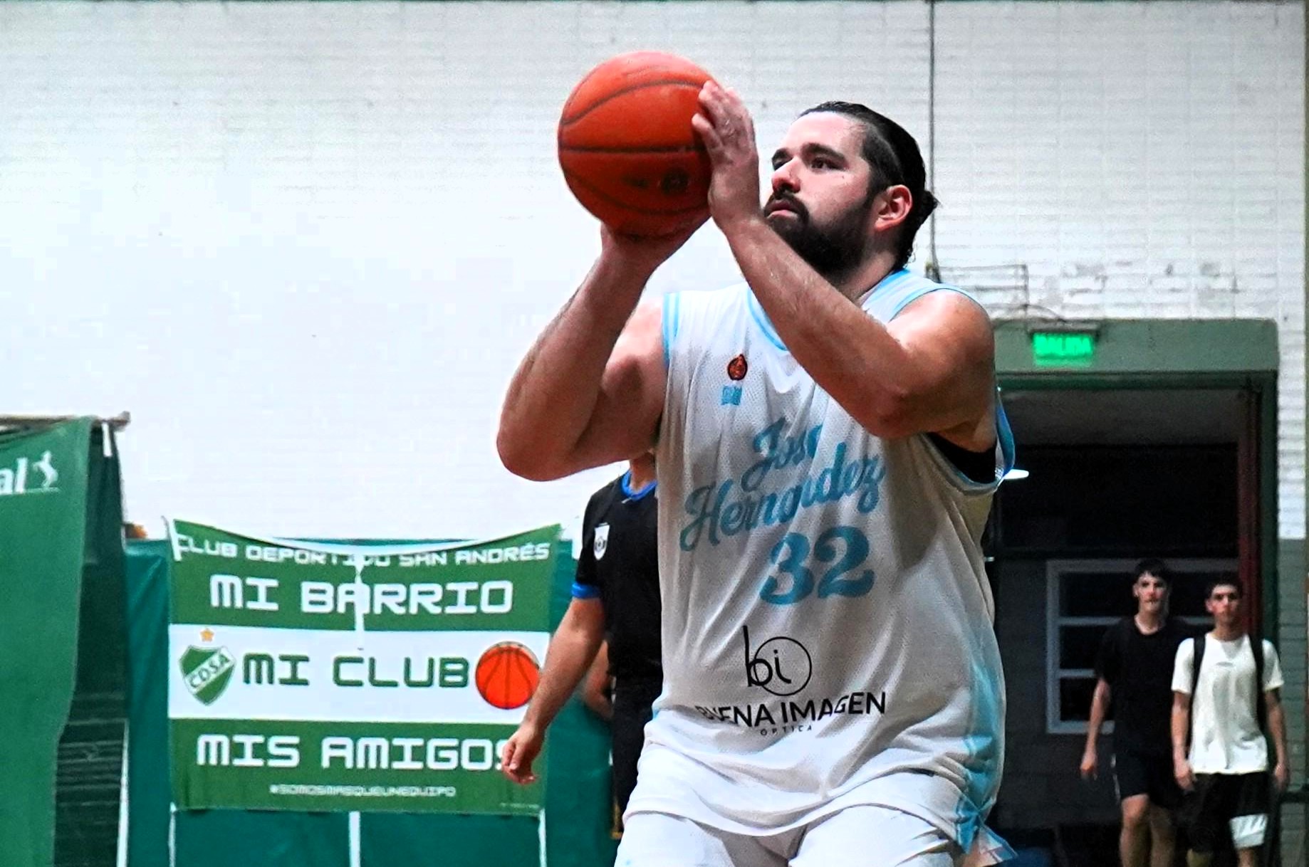 José Hernández se quedó con la victoria en su visita a San Andrés