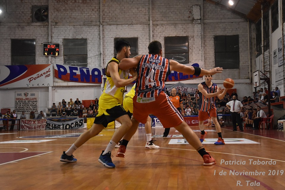 Capuchinos se aprovechó de un deslucido Peñarol