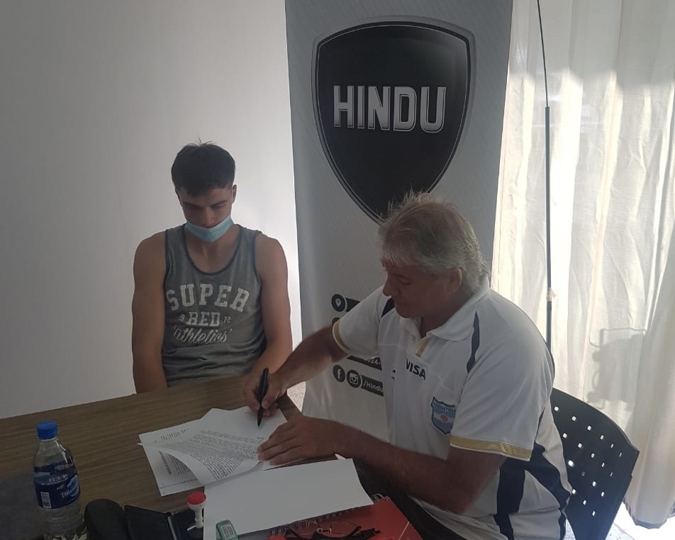 Agustín Bruner se sumó a Hindú de Resistencia