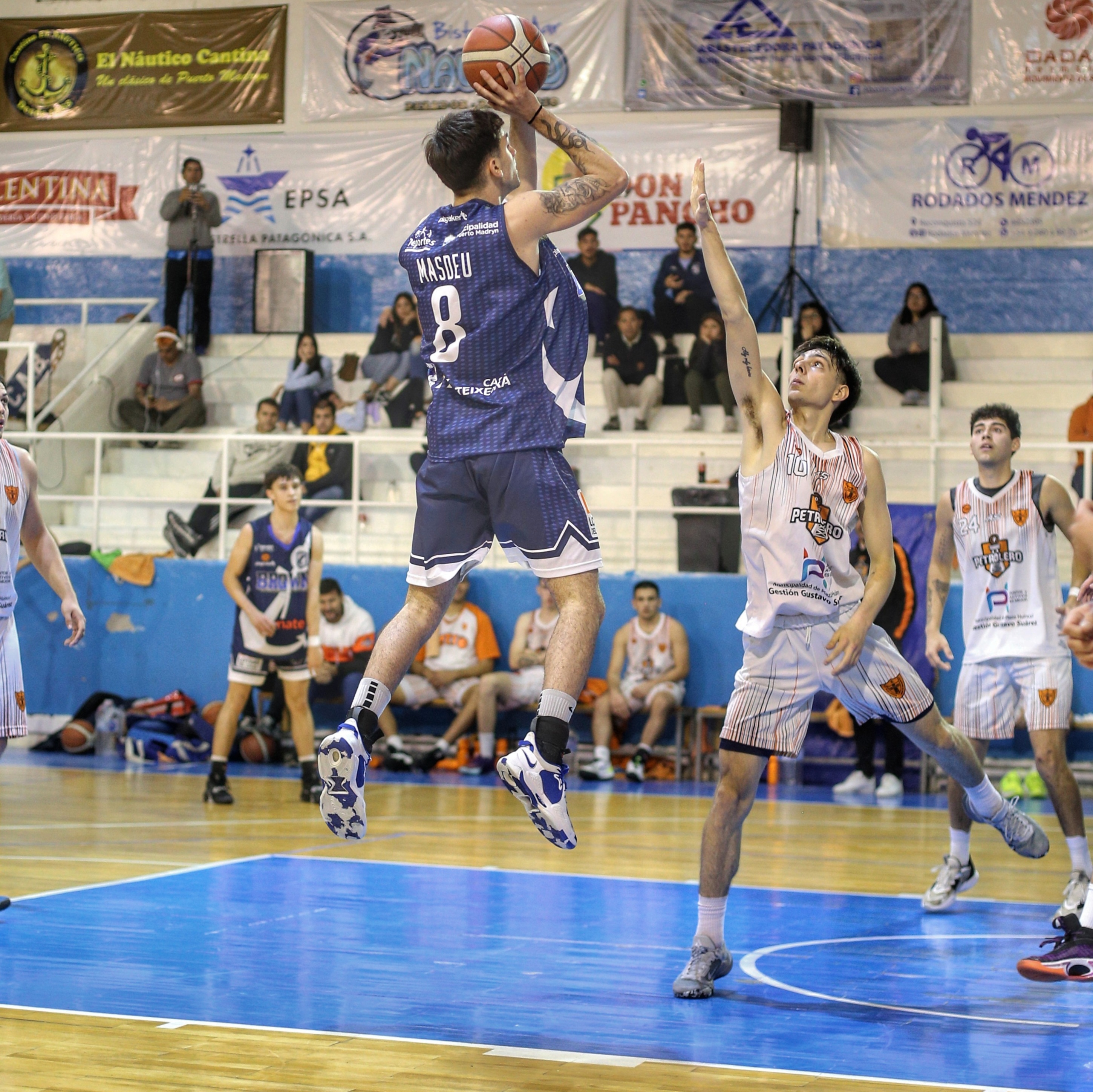 Guillermo Brown jugó mejor, empardó la serie y hoy tendrá tercer juego ante Petrolero