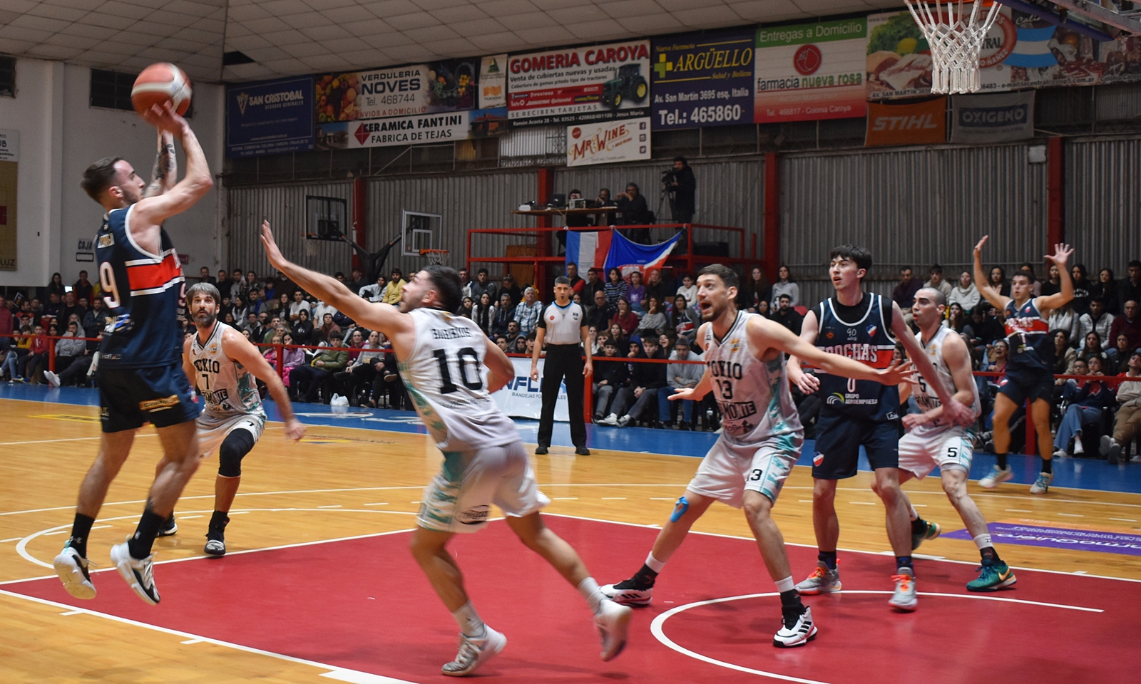 Bochas sostuvo su invicto de local en el inicio de la serie ante Tokio