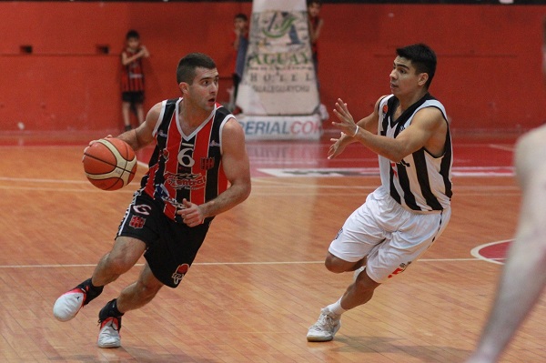 Central encontró buenas respuestas y se quedó con el primer punto ante Club Bell
