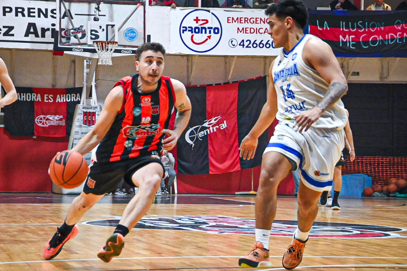 Central fue contundente en casa y el campeón se definirá en el Juego 3