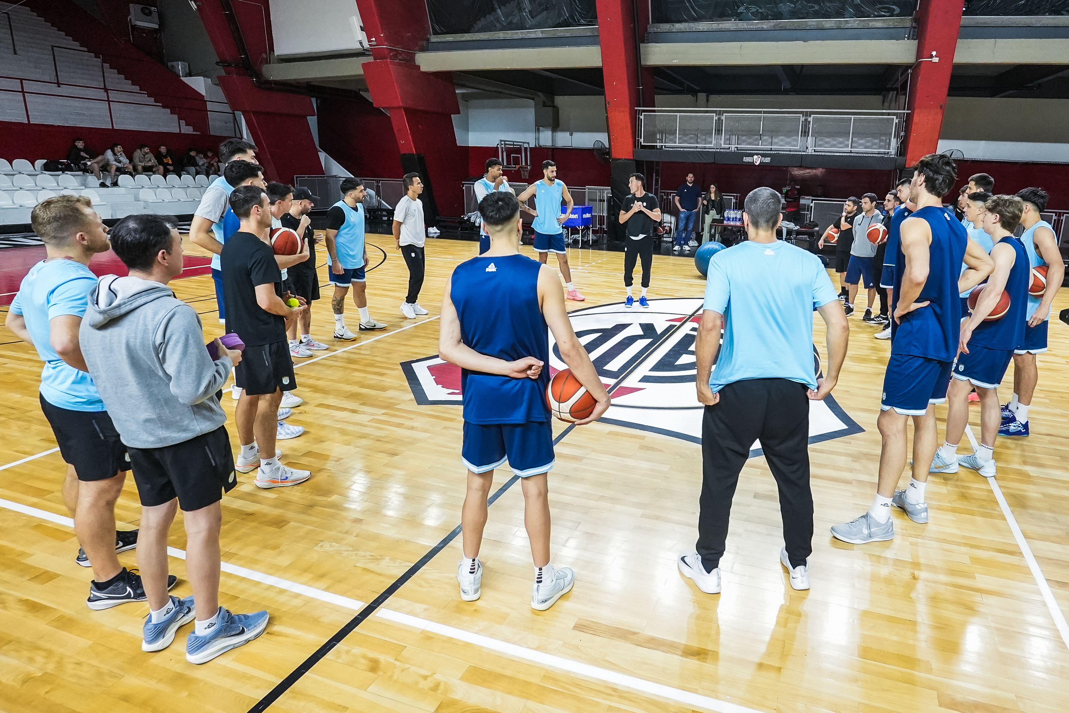 Argentina entrenó en Buenos Aires pensando en el cierre de la primera ventana ante Cuba