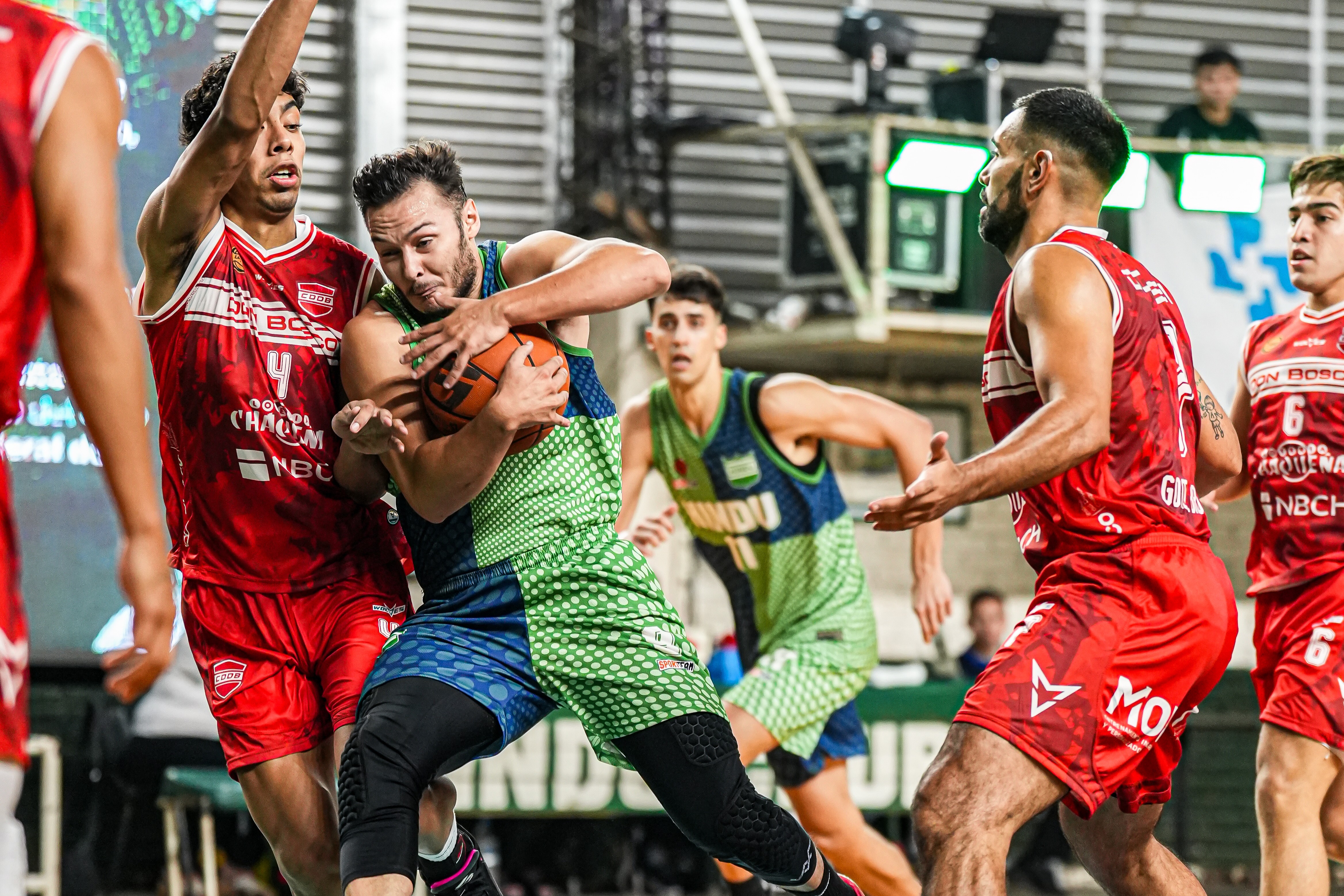 Hindú aceleró en los momentos justos y festejó ante Don Bosco