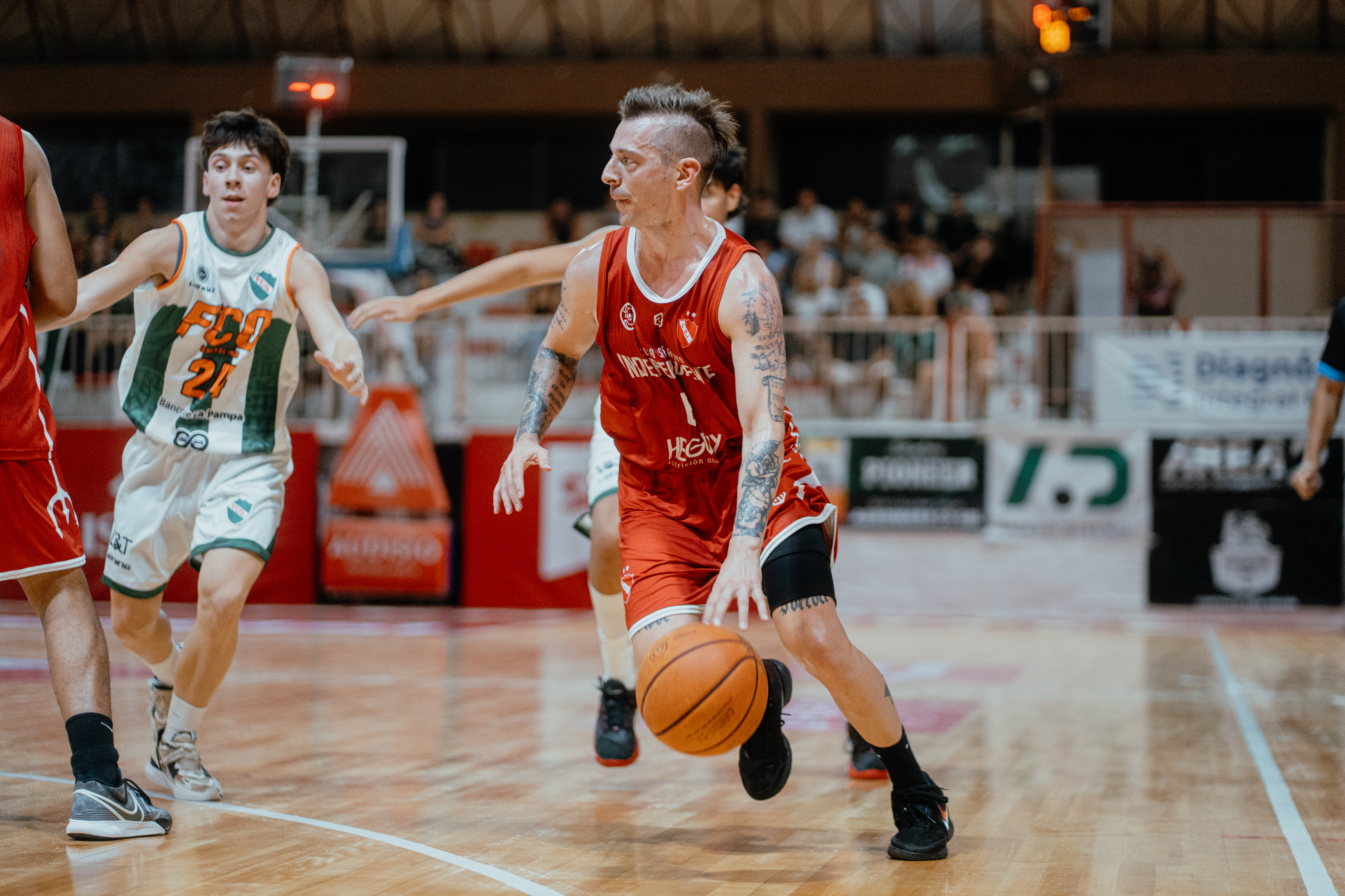 Triple sobre la chicharra y triunfo de Independiente en el clásico piquense