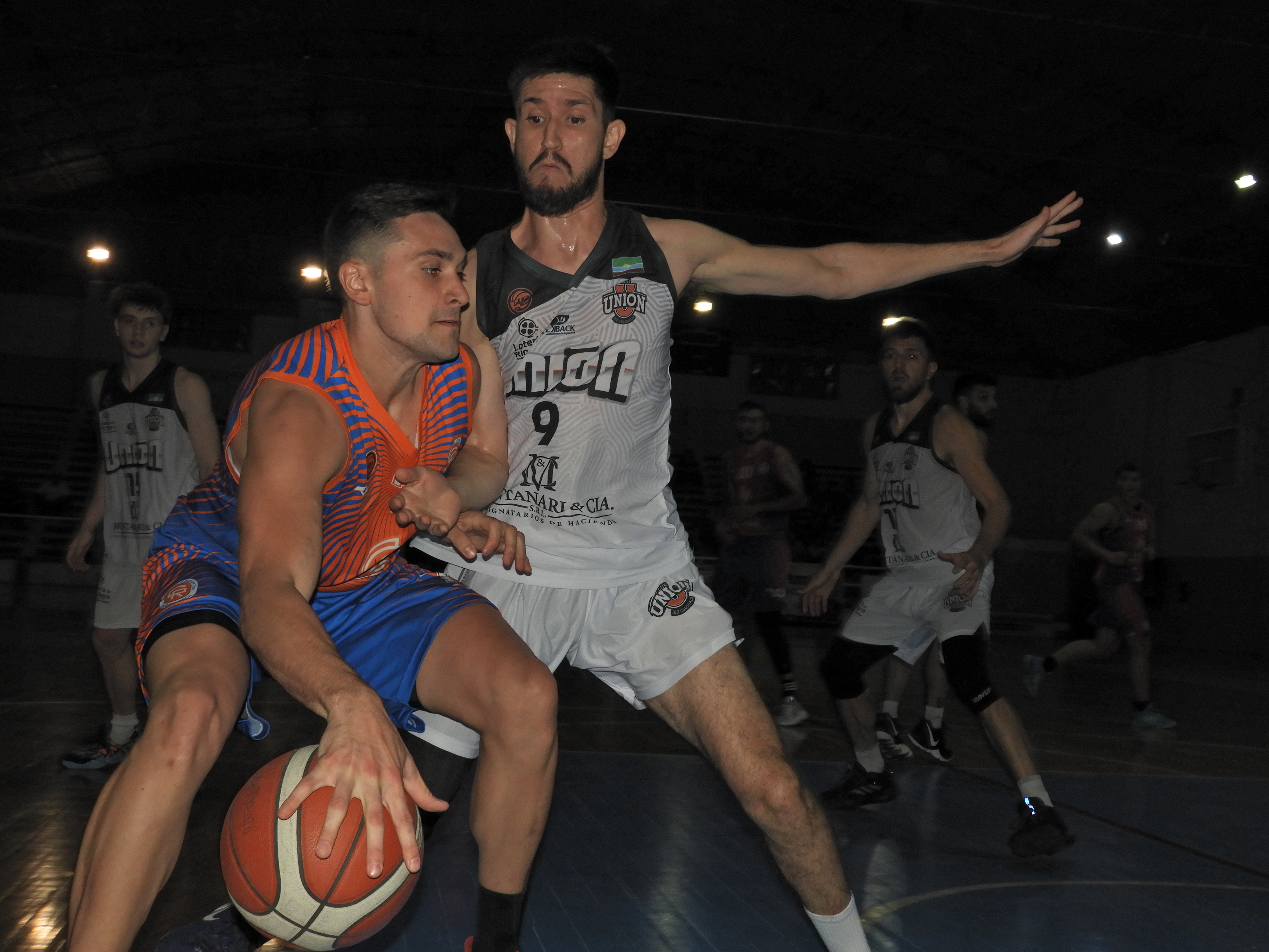 Deportivo Roca sumó otro gran triunfo y sigue en ascenso