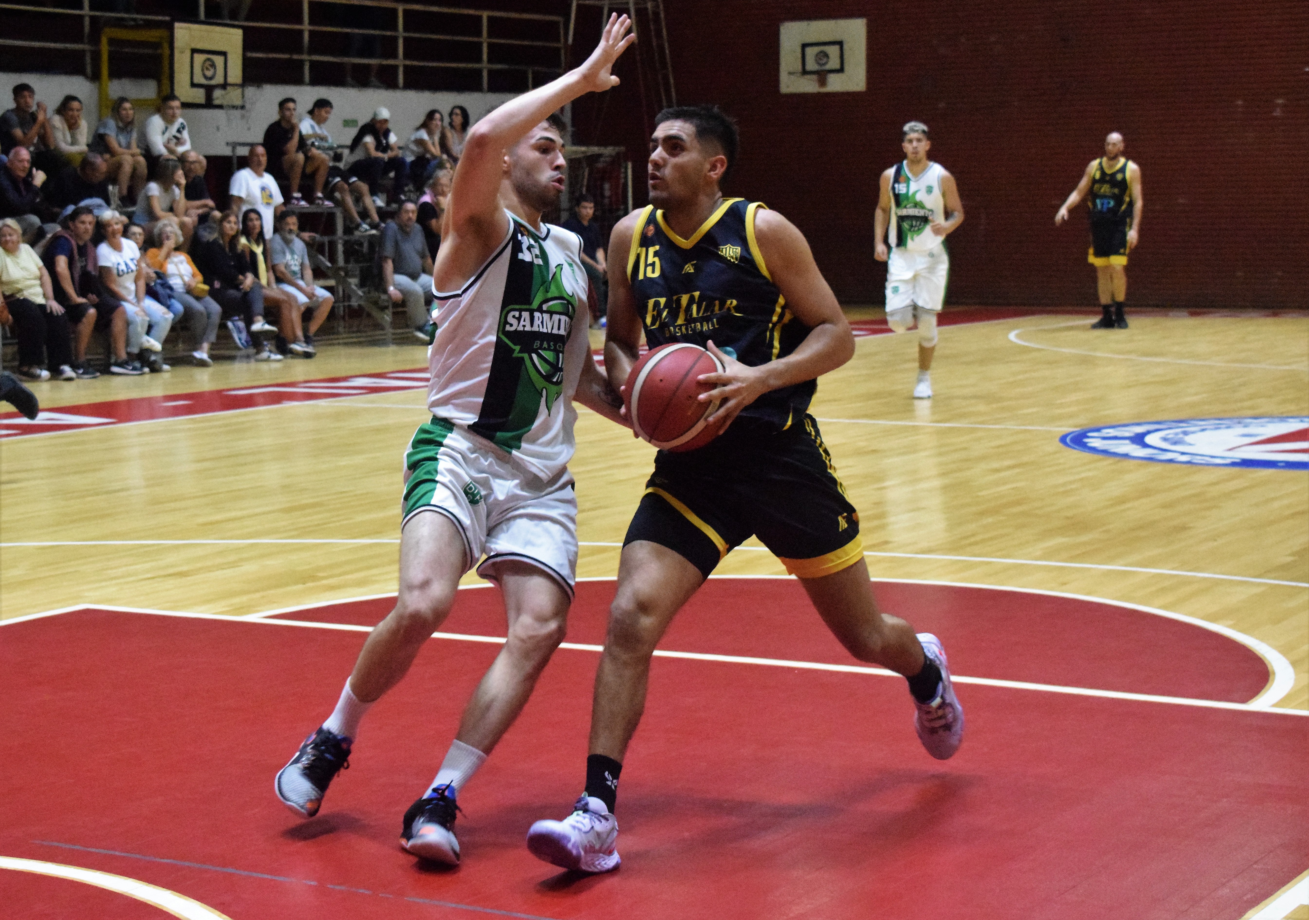 El Talar venció a Sarmiento y continúa en la cima de la tabla