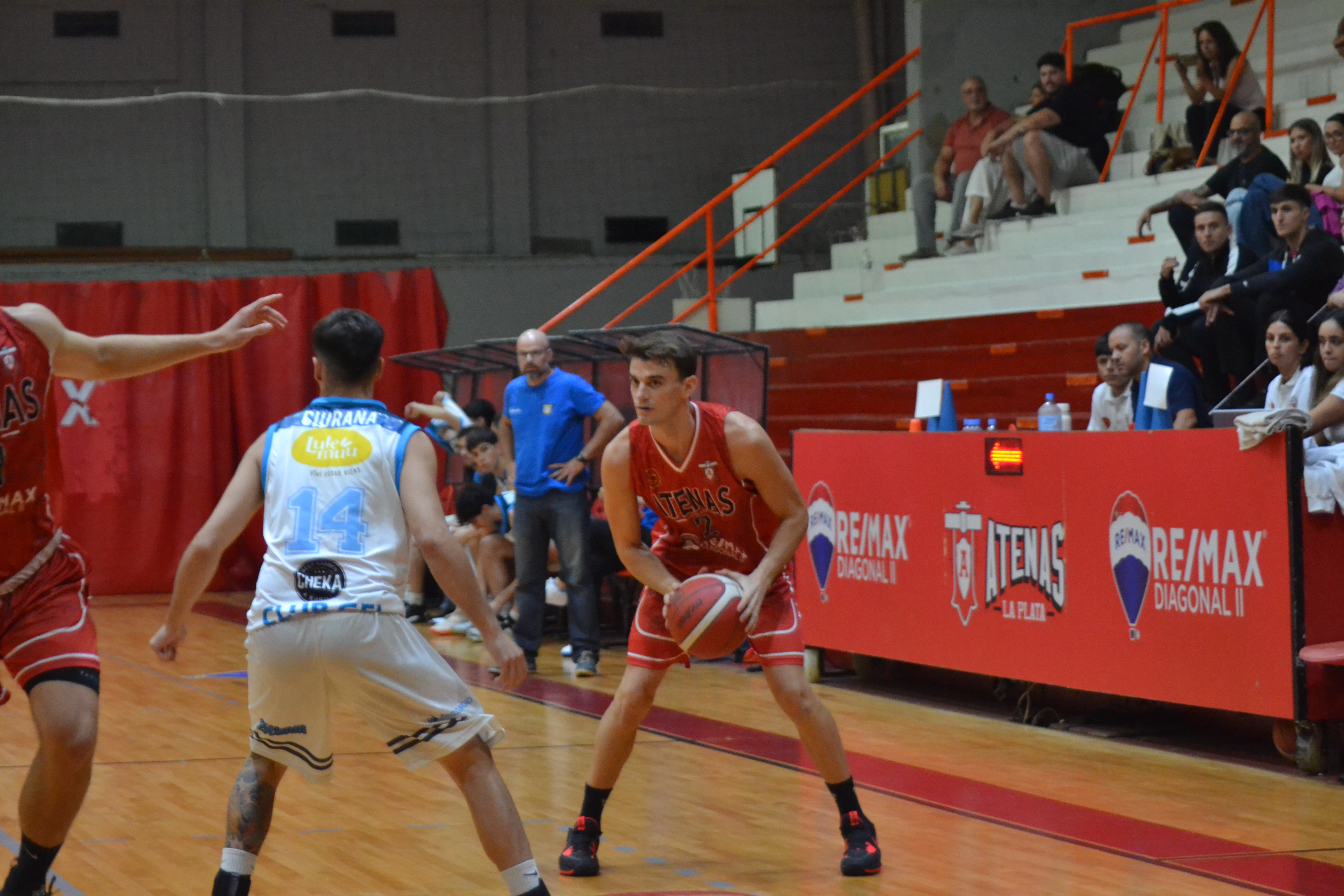 Atenas luchó y se quedó con la victoria ante GEI