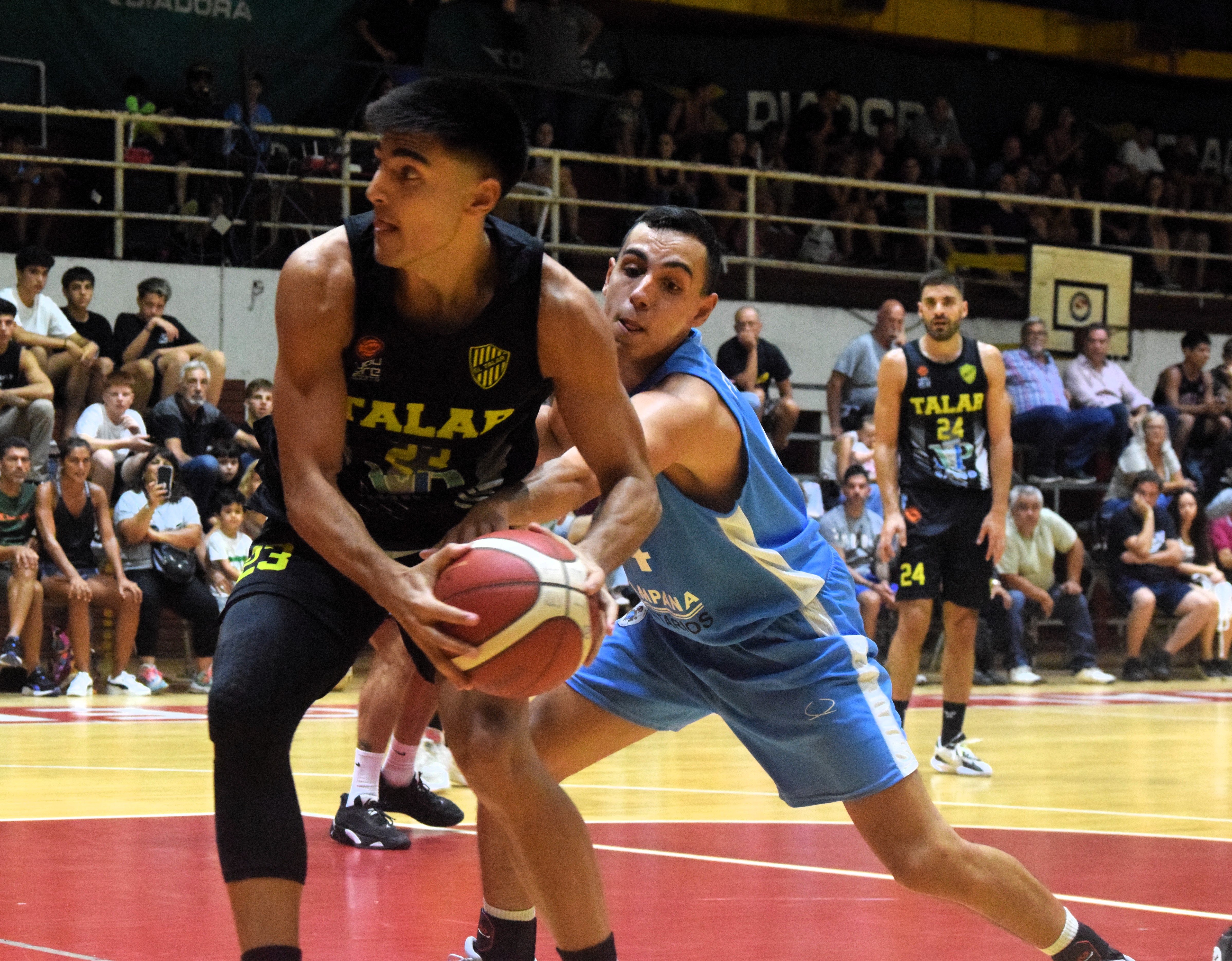 El Talar tuvo un gran cierre y se impuso en el debut 