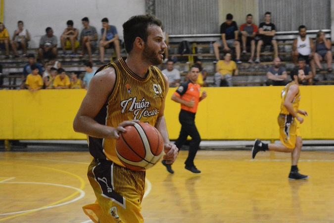 Unión comenzó el año con una gran victoria ante Estudiantes