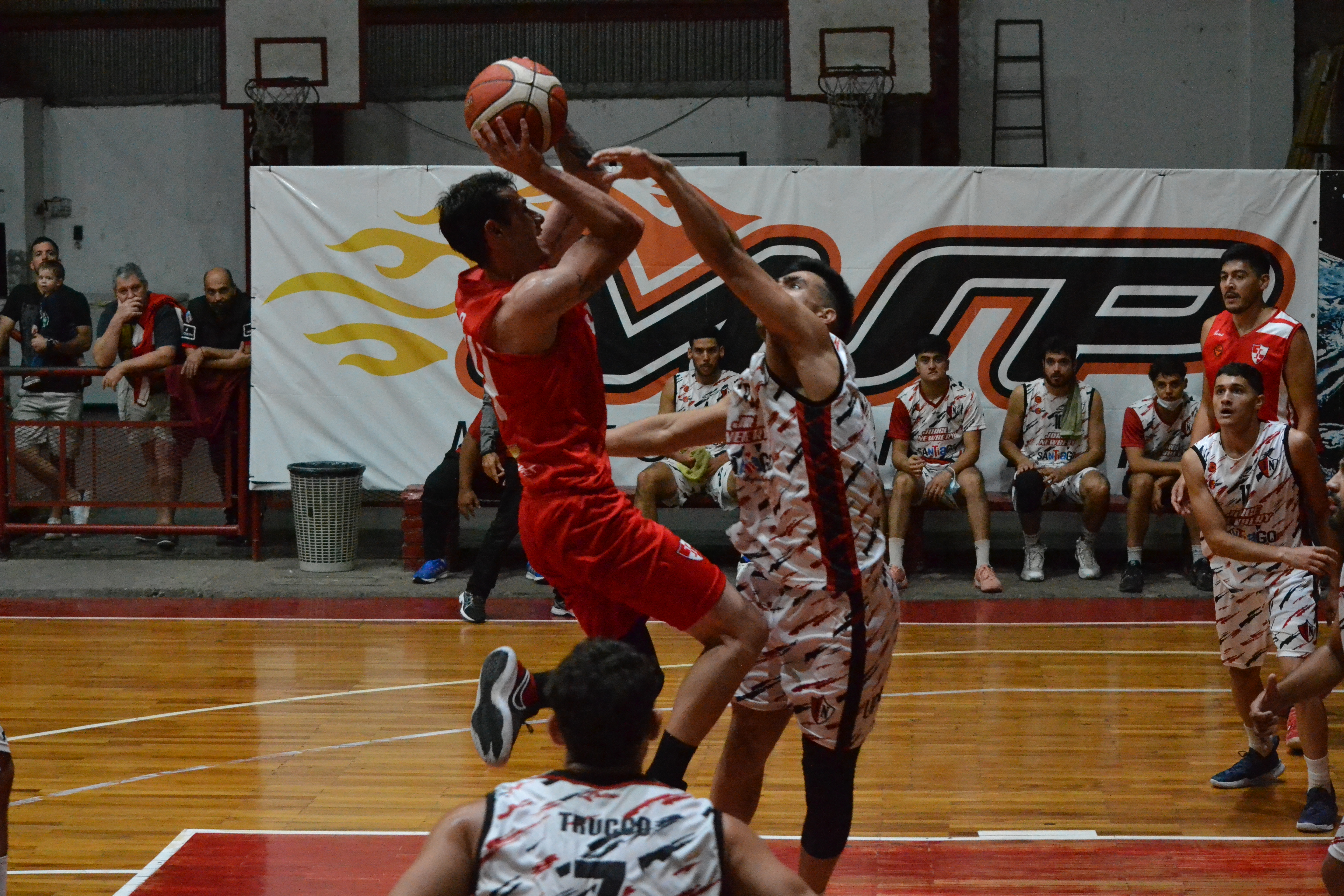 Newbery golpeó a Independiente en Tucumán