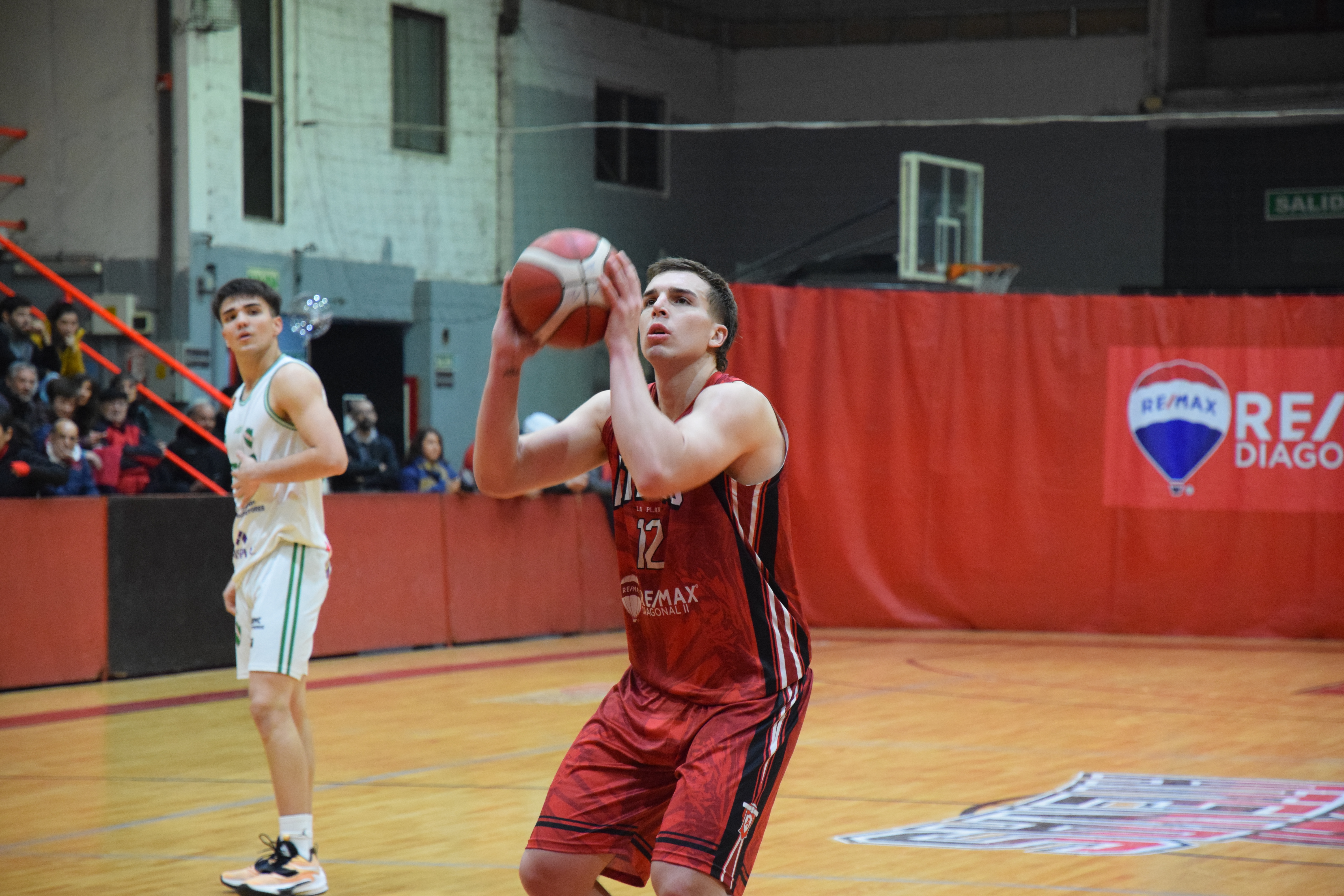 Atenas quiere cerrar la serie ante Ferro
