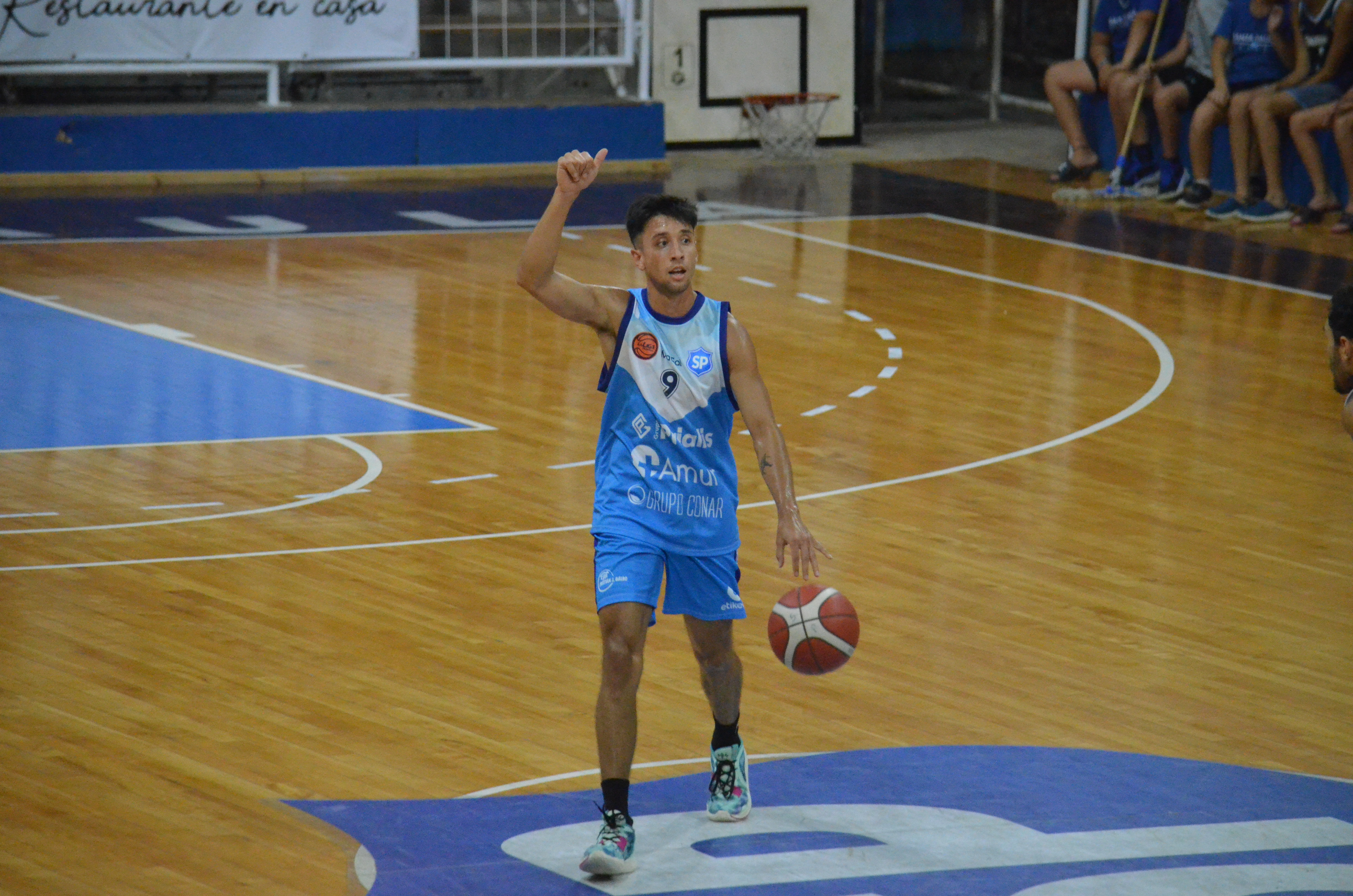 Gálvez se tiñó de azul: Santa Paula inició con un triunfo