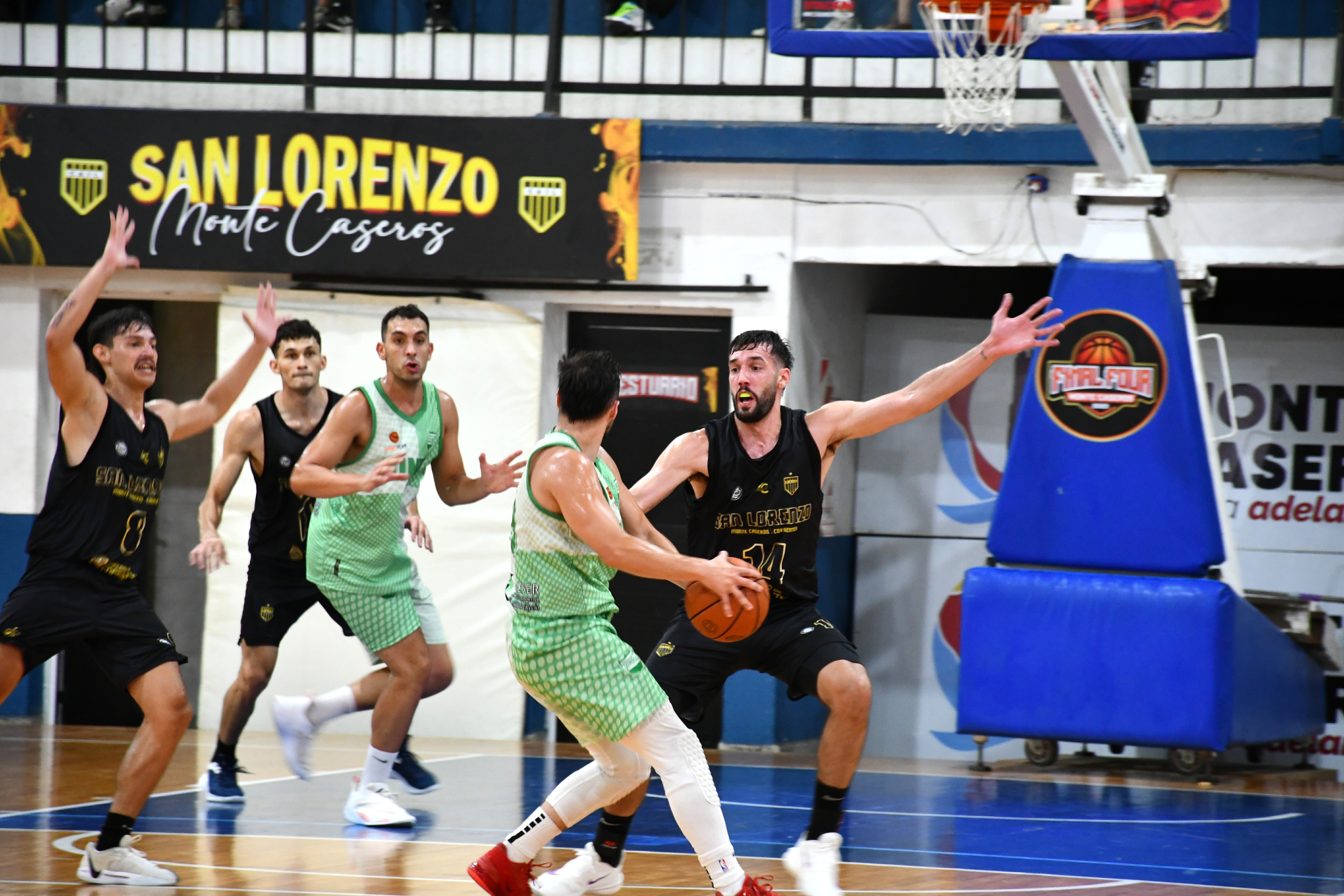 Seis partidos para esta noche: continúan los debuts con duelos de alto voltaje