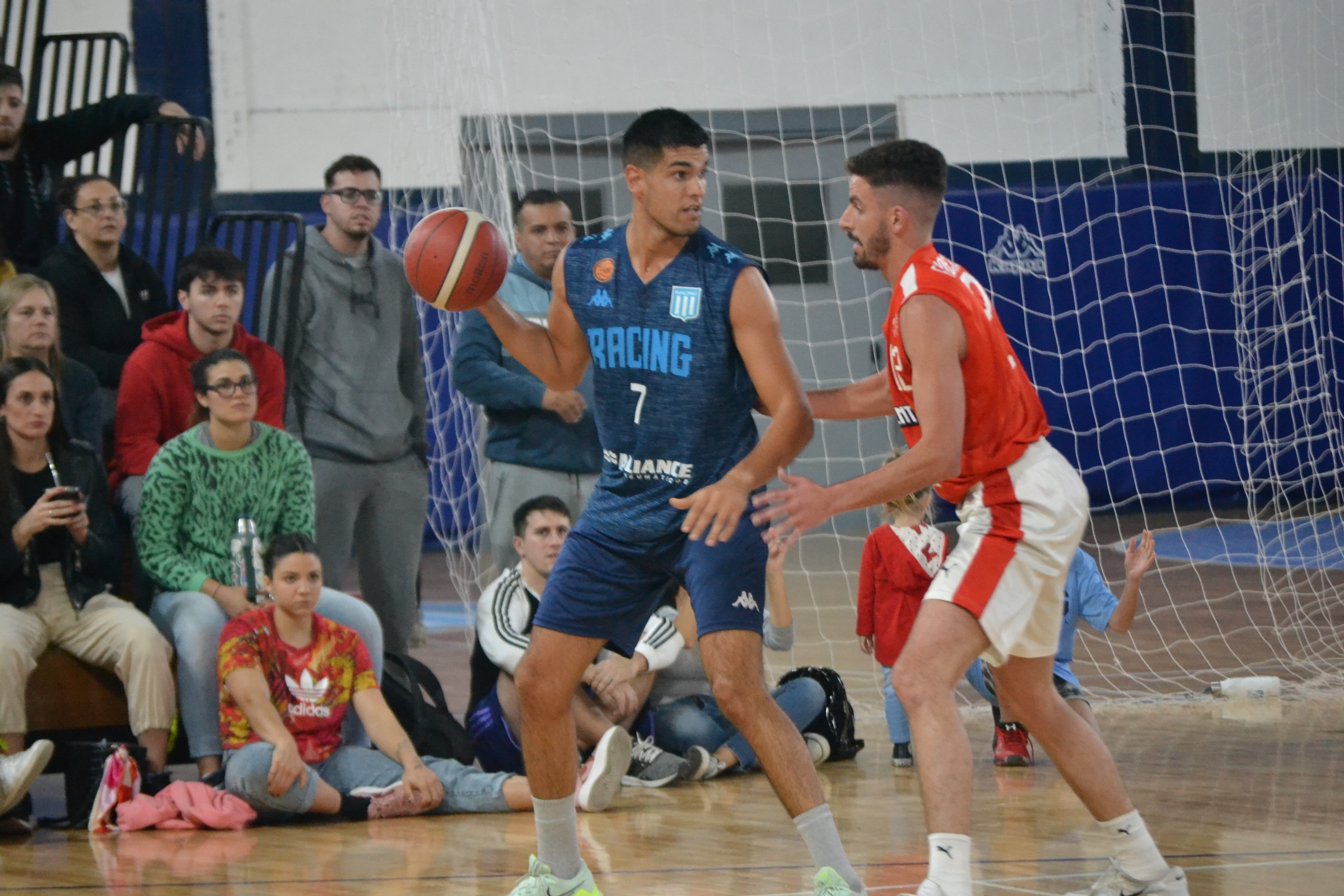 Racing se adueñó del segundo clásico de Avellaneda