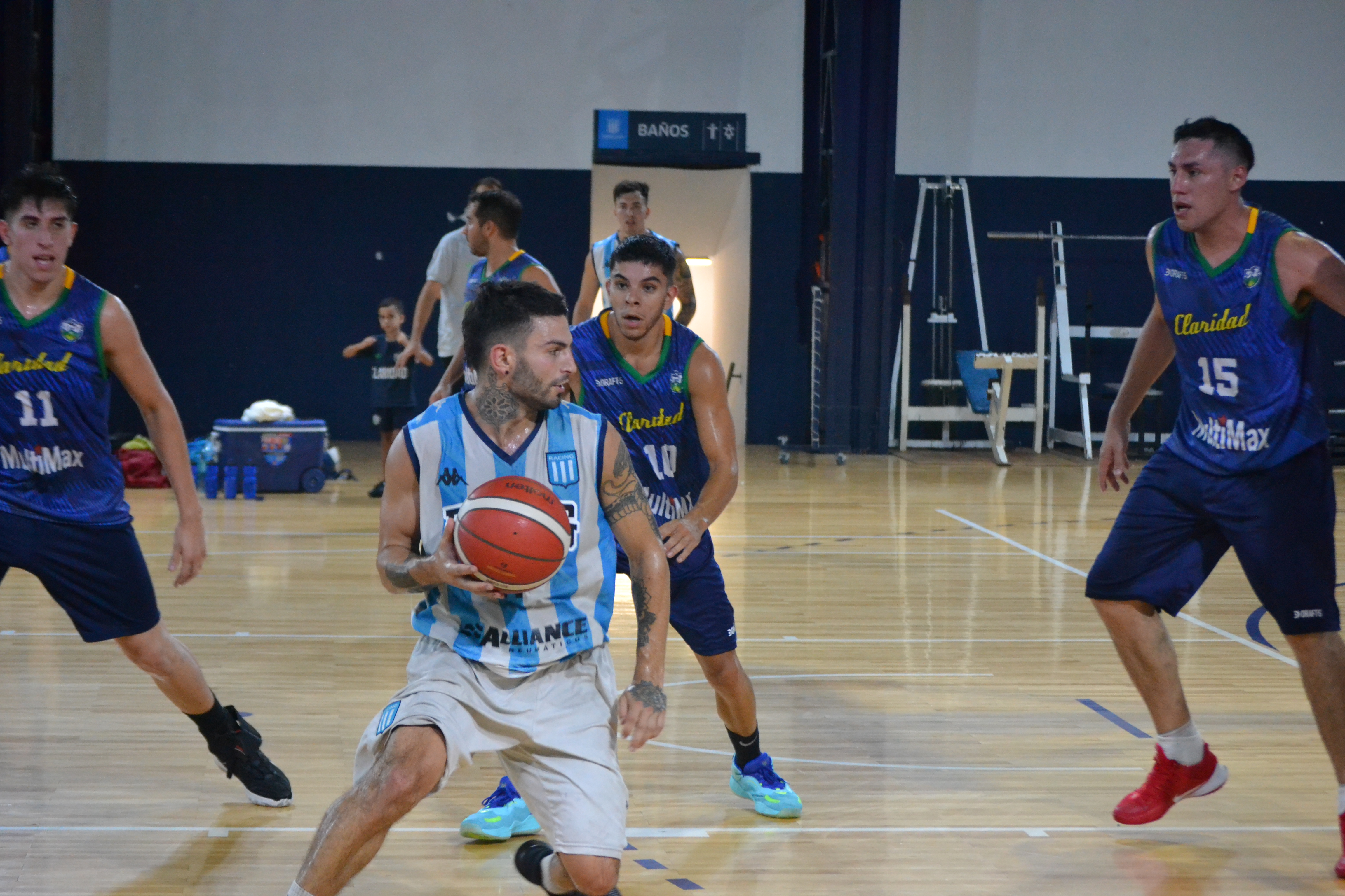 Racing salió victorioso en el primer amistoso de la temporada