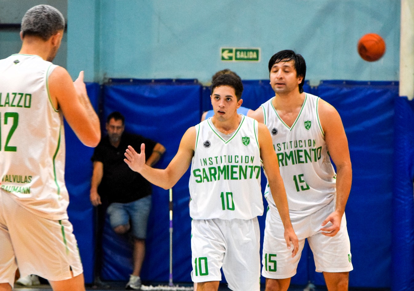 Sarmiento volvió al triunfo en su visita a Villa del Parque