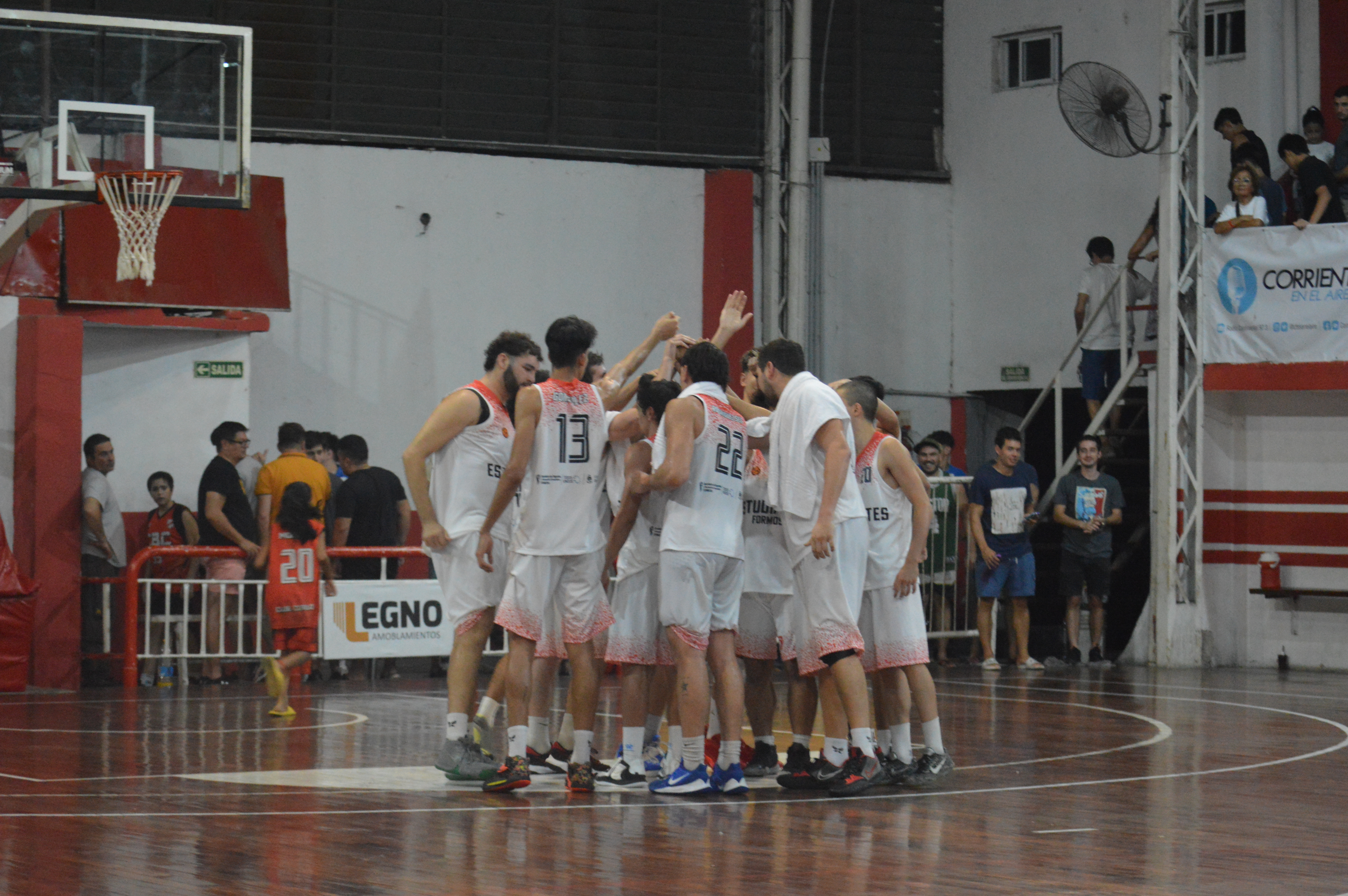Triunfo de Estudiantes en Corrientes 