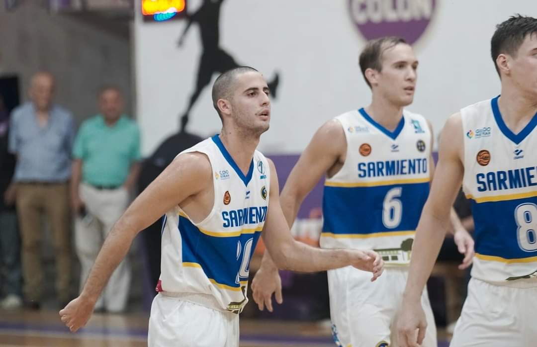 Sarmiento recibe a Tokio