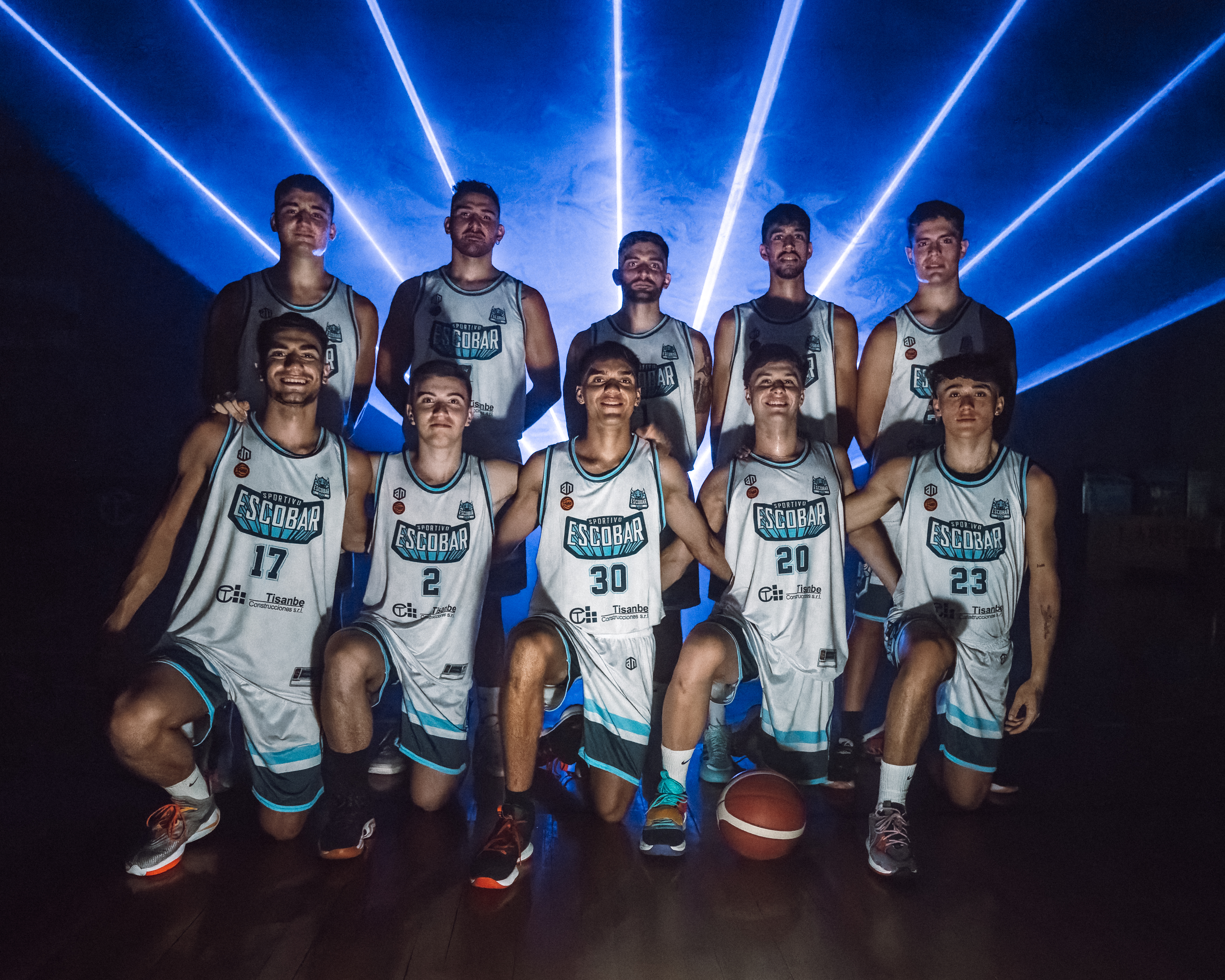 Sportivo Escobar realizó su Media Day y dio a conocer su nueva indumentaria