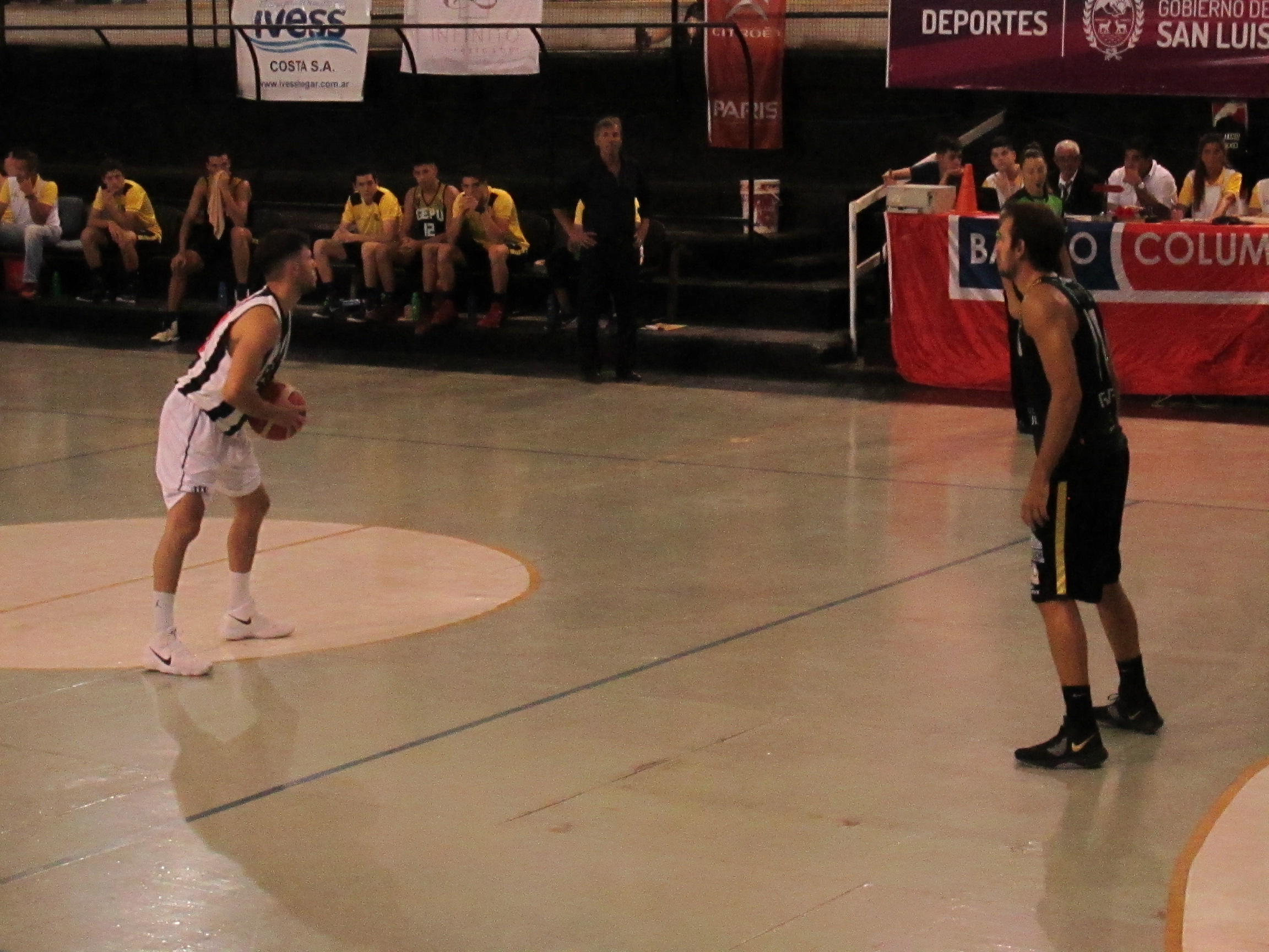 Bell se quedó  con el primer juego  ante GEPU 