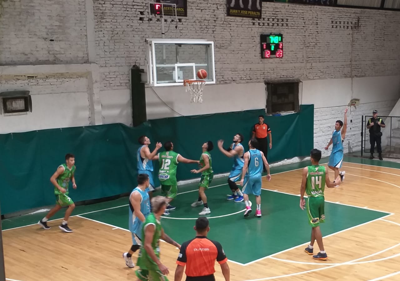 Nicolás Avellaneda no pudo ante un duro rival
