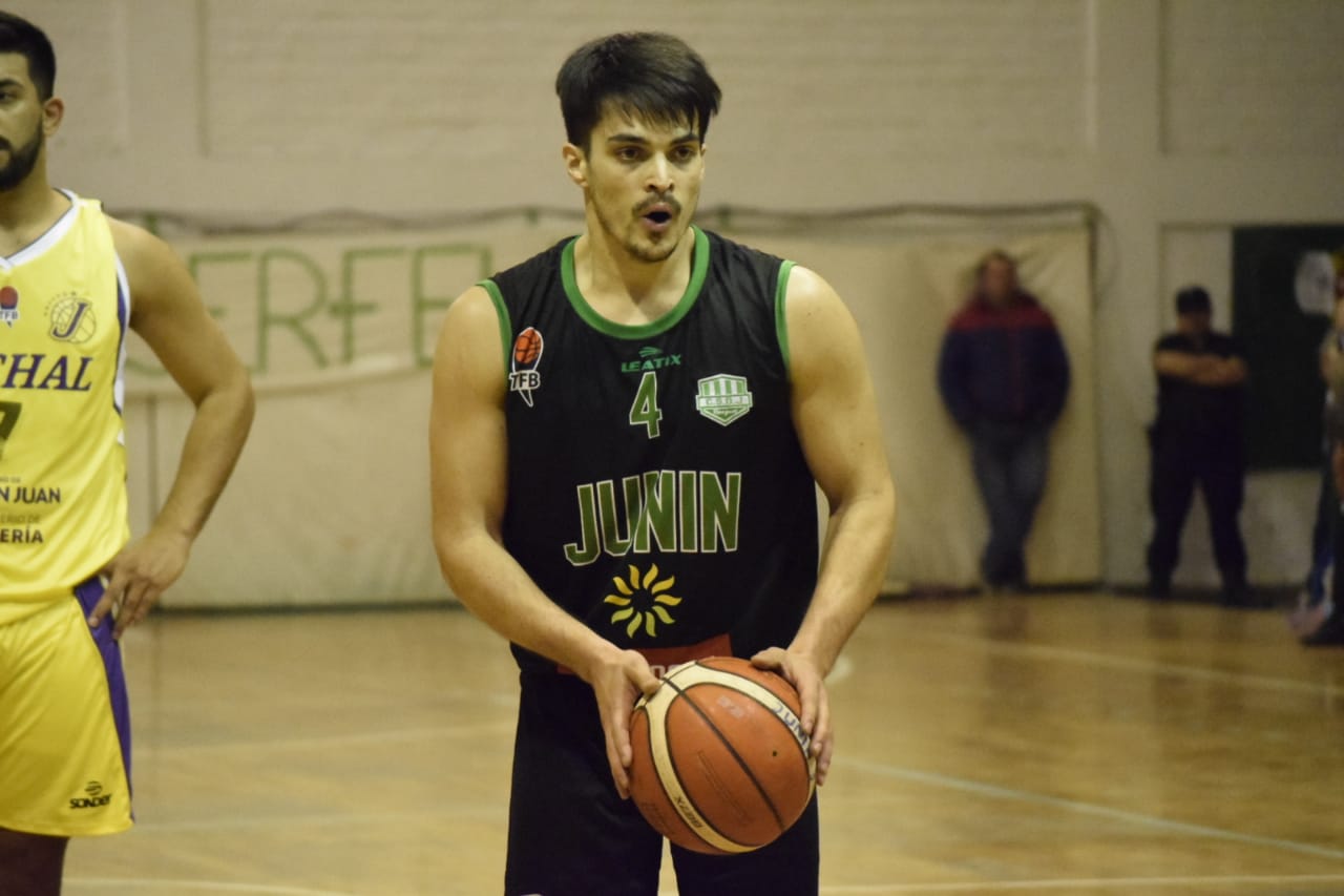 Debut y triunfo para Junín