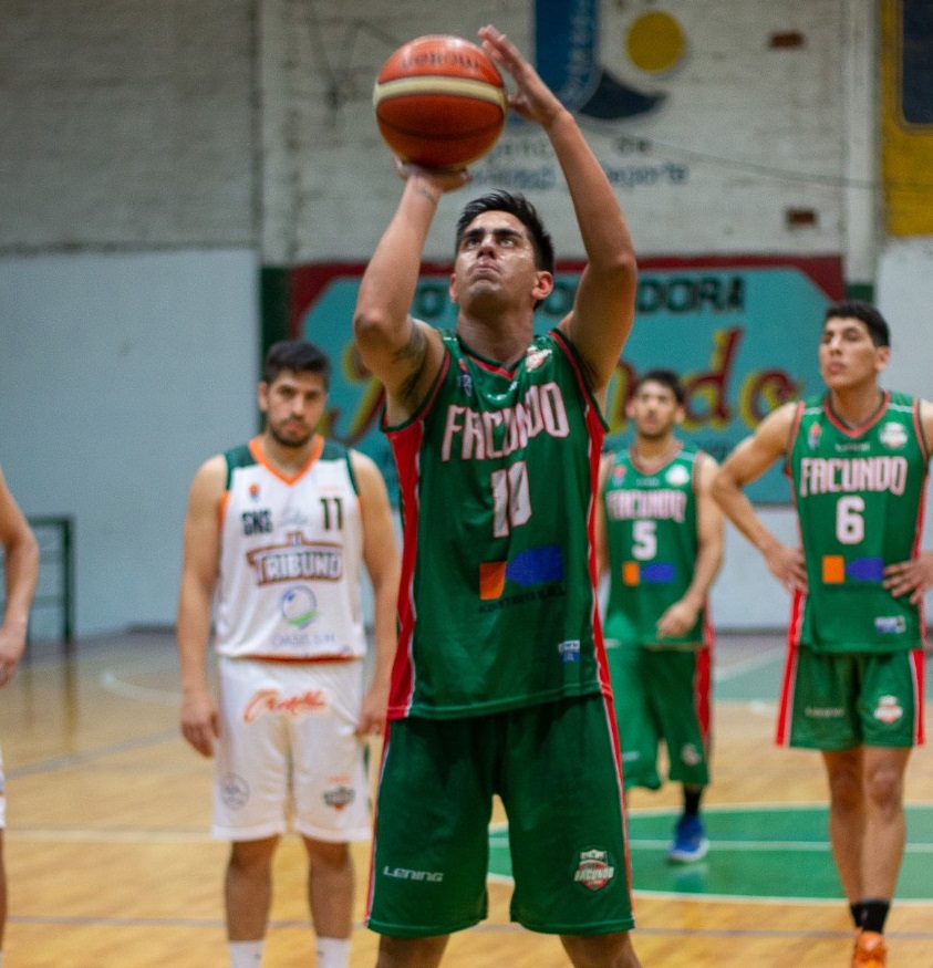 Facundo derribó al último invicto del Federal