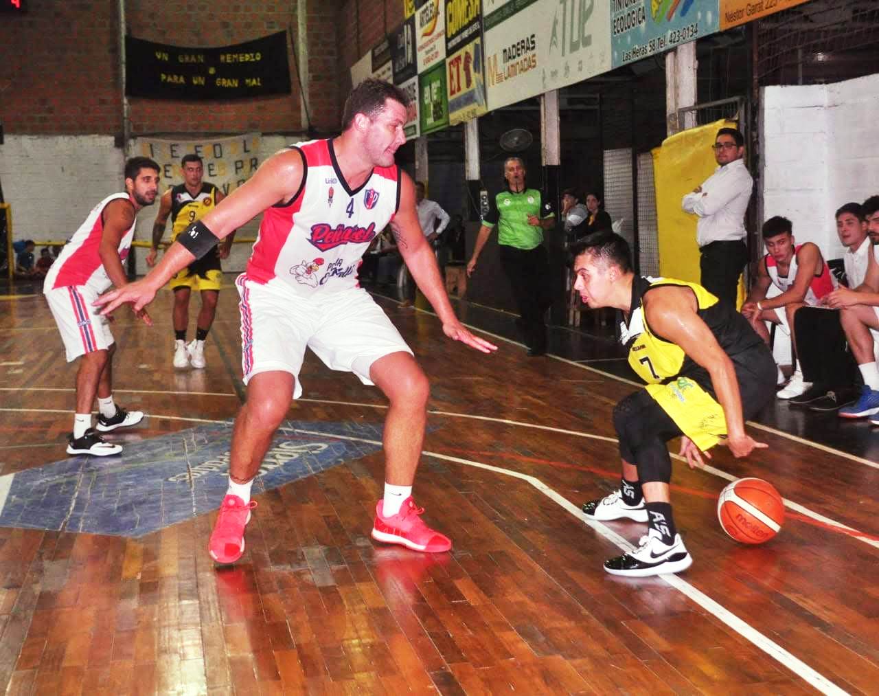 Capuchinos jugó un mal segundo tiempo y perdió en casa