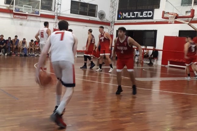 Huracán luchó, pero Porteño lo cerró mejor