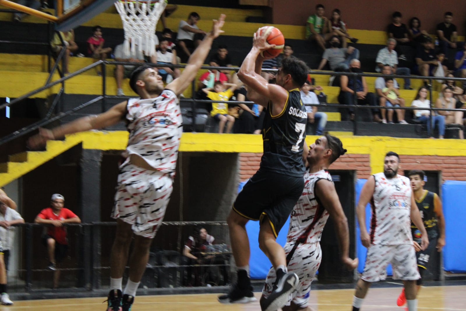 Cuarto triunfo al hilo del León 