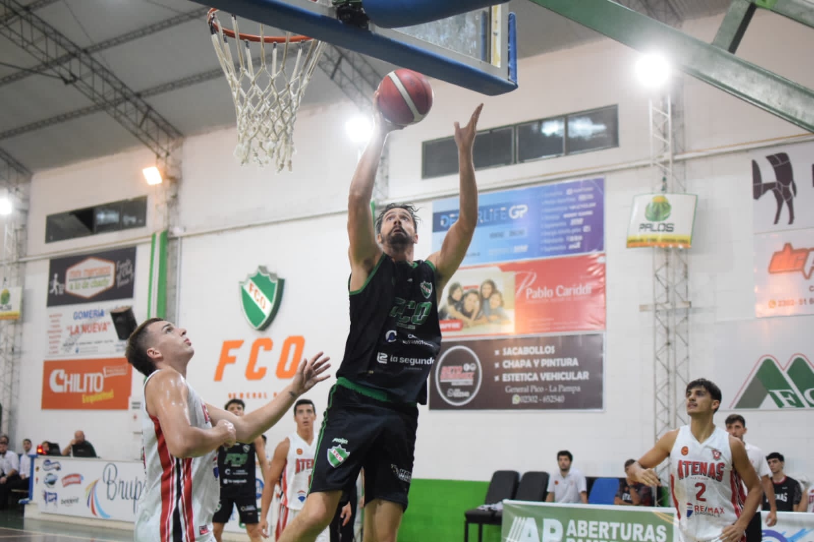 Ferro recibe a Estudiantes en el Colosito