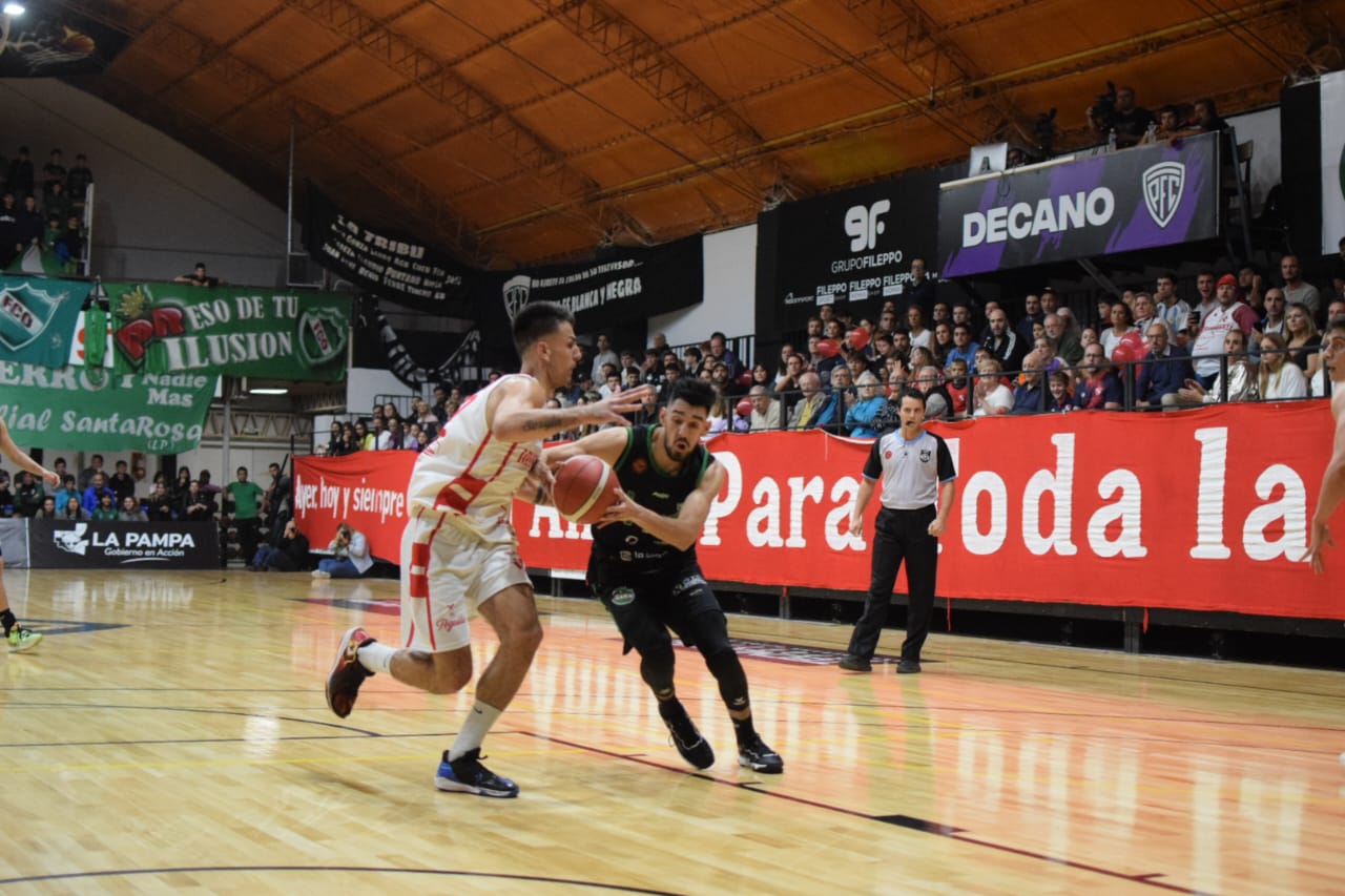 Ferro sigue imbatible cómo local y se quedó con el clásico piquense 