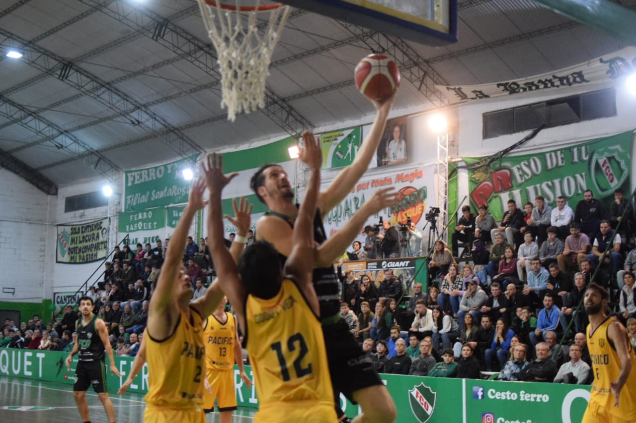 Ferro ganó y lo puede cerrar en Neuquén