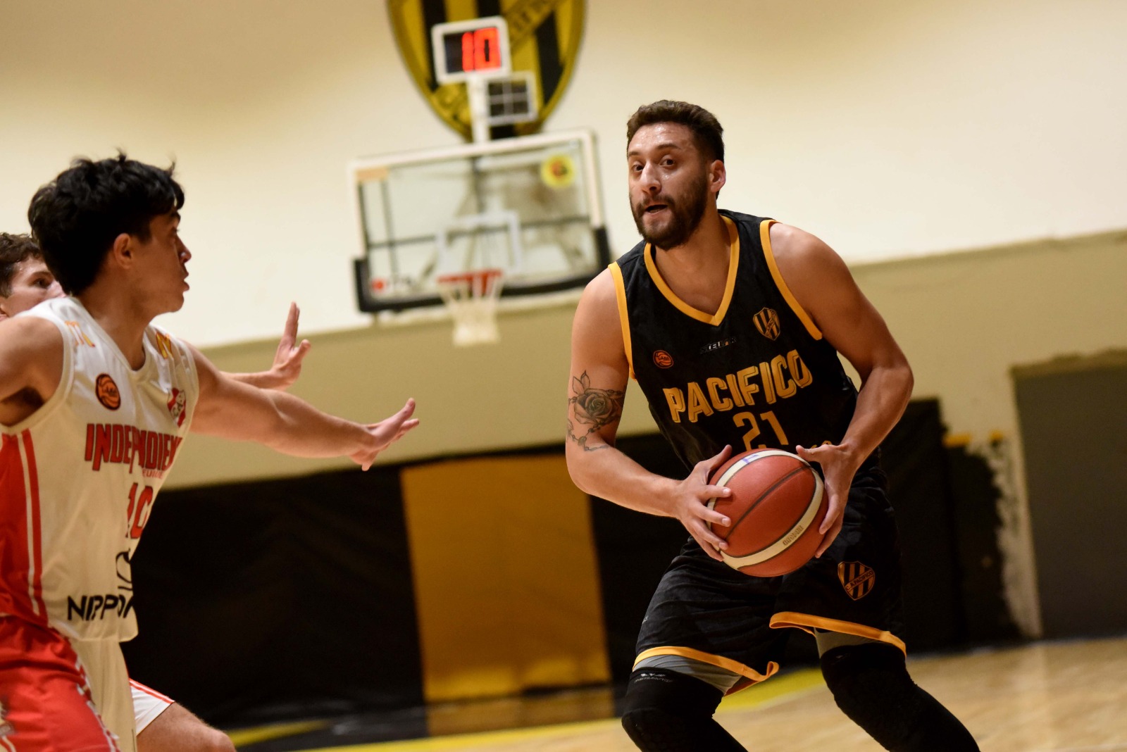 Pacífico se quedó con el clásico y el uno de la Sur