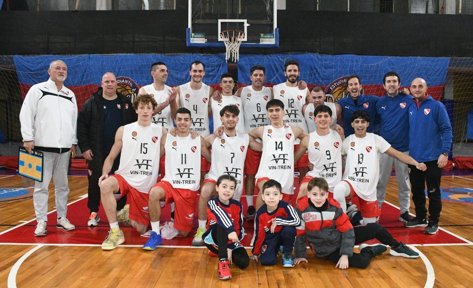 Independiente le ganó la serie a Estudiantil Porteño