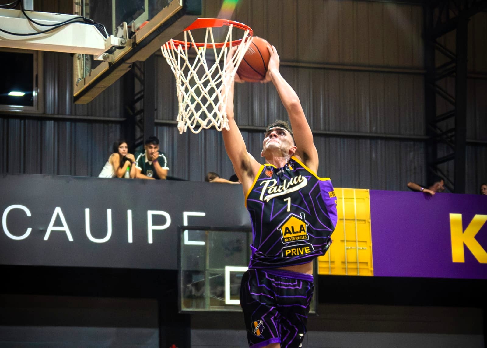 Padua no dejó dudas y derrotó a Morón por un amplio margen