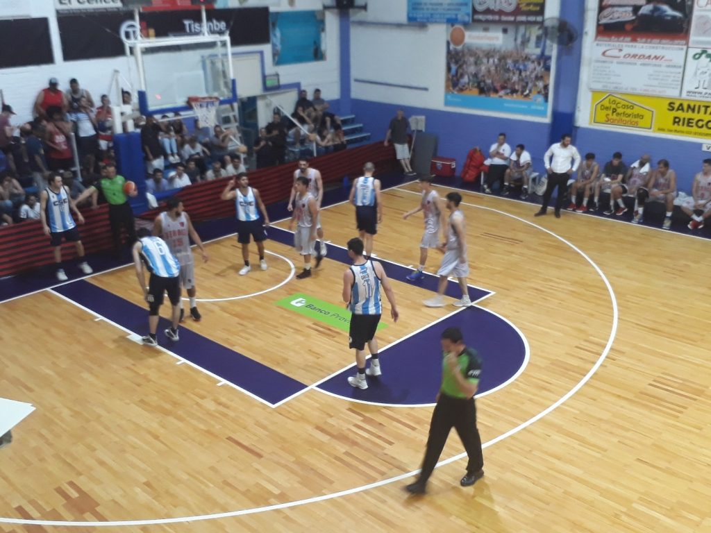 Sportivo se despertó tarde y no pudo ante Derqui